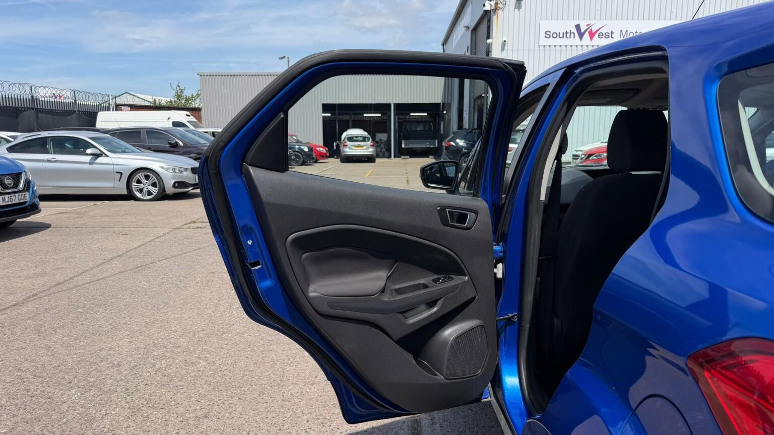 Ford Ecosport view 18