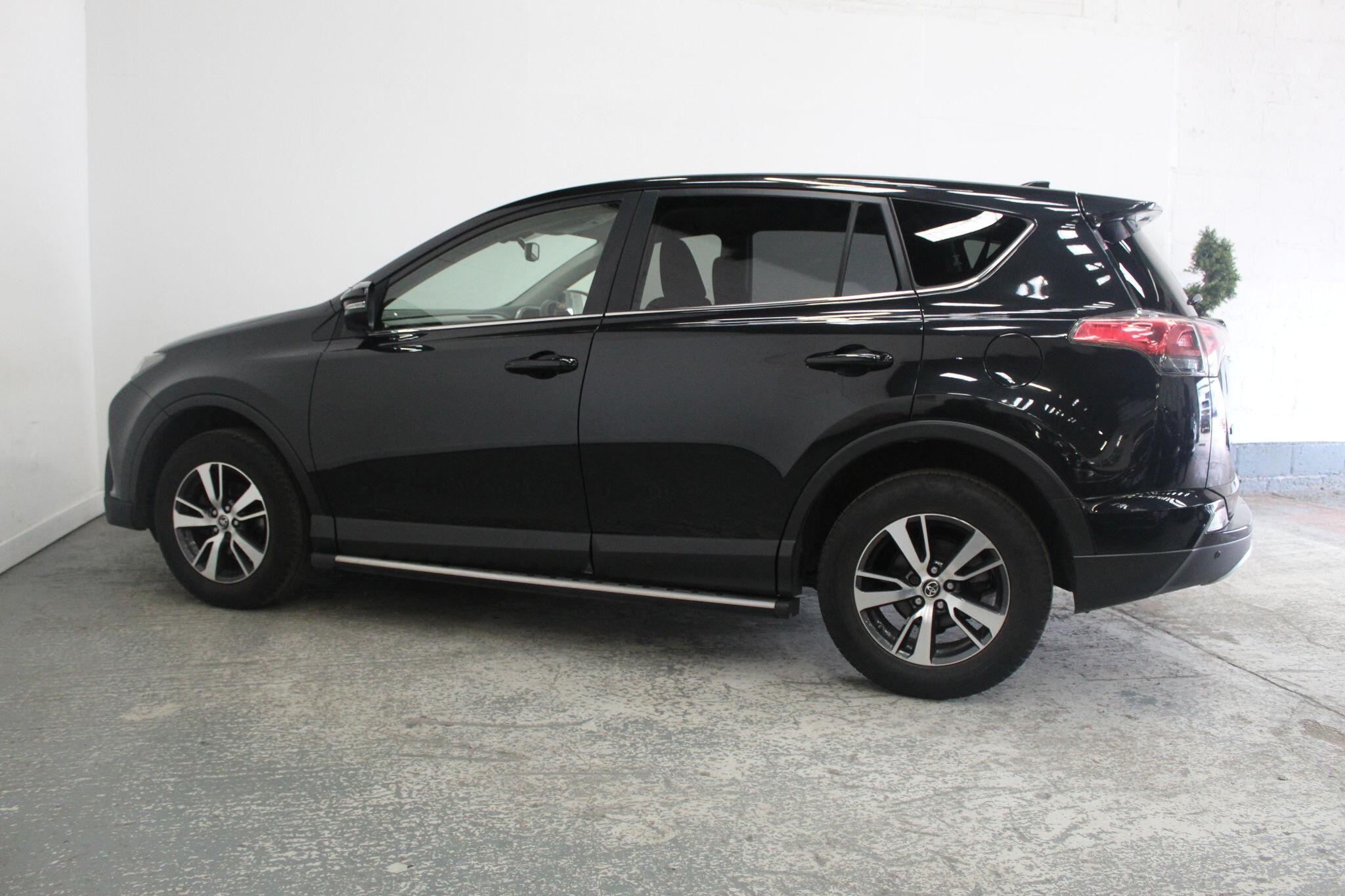 Toyota Rav4 view 10