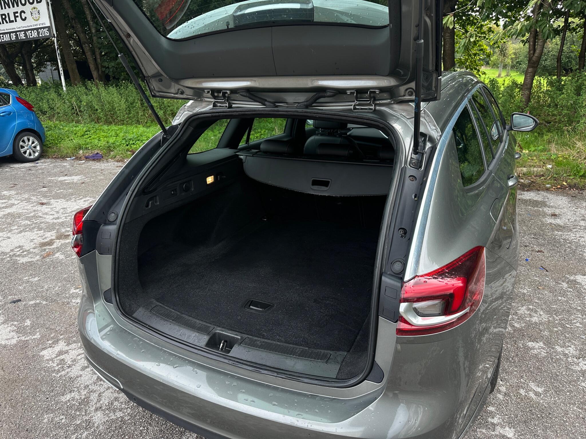 Vauxhall Insignia view 10