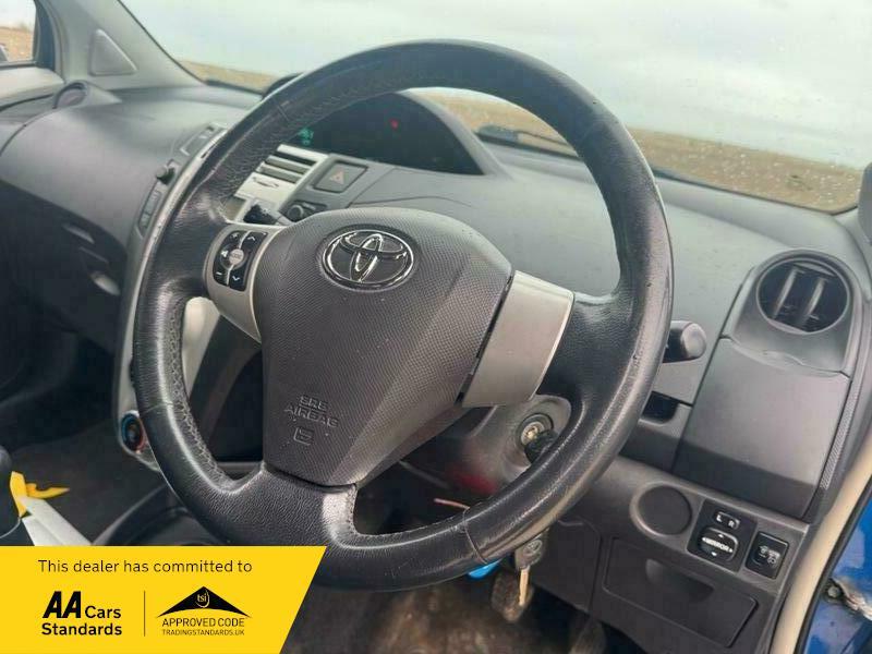 2006 Toyota Yaris image 28