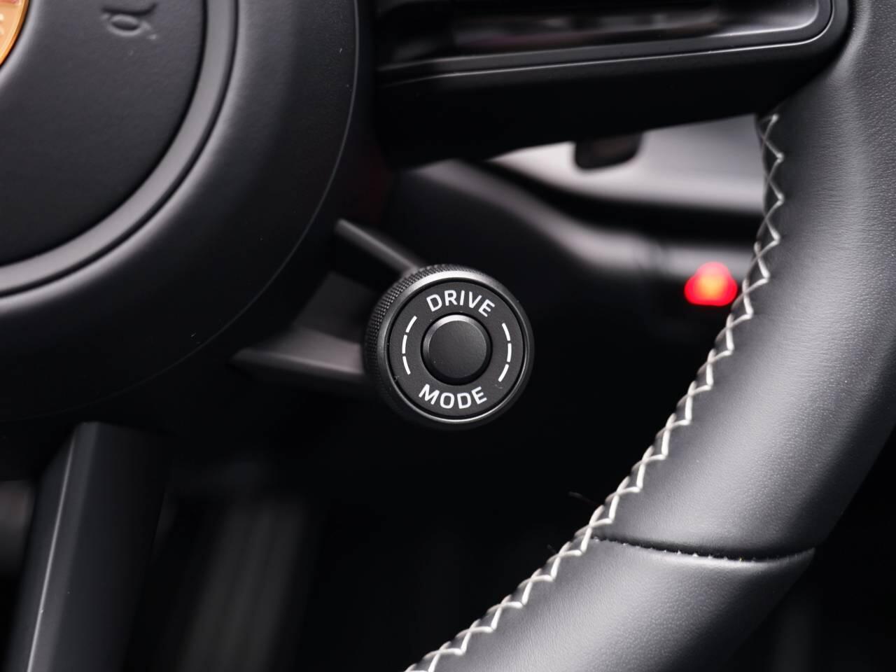 Porsche 911 view 32