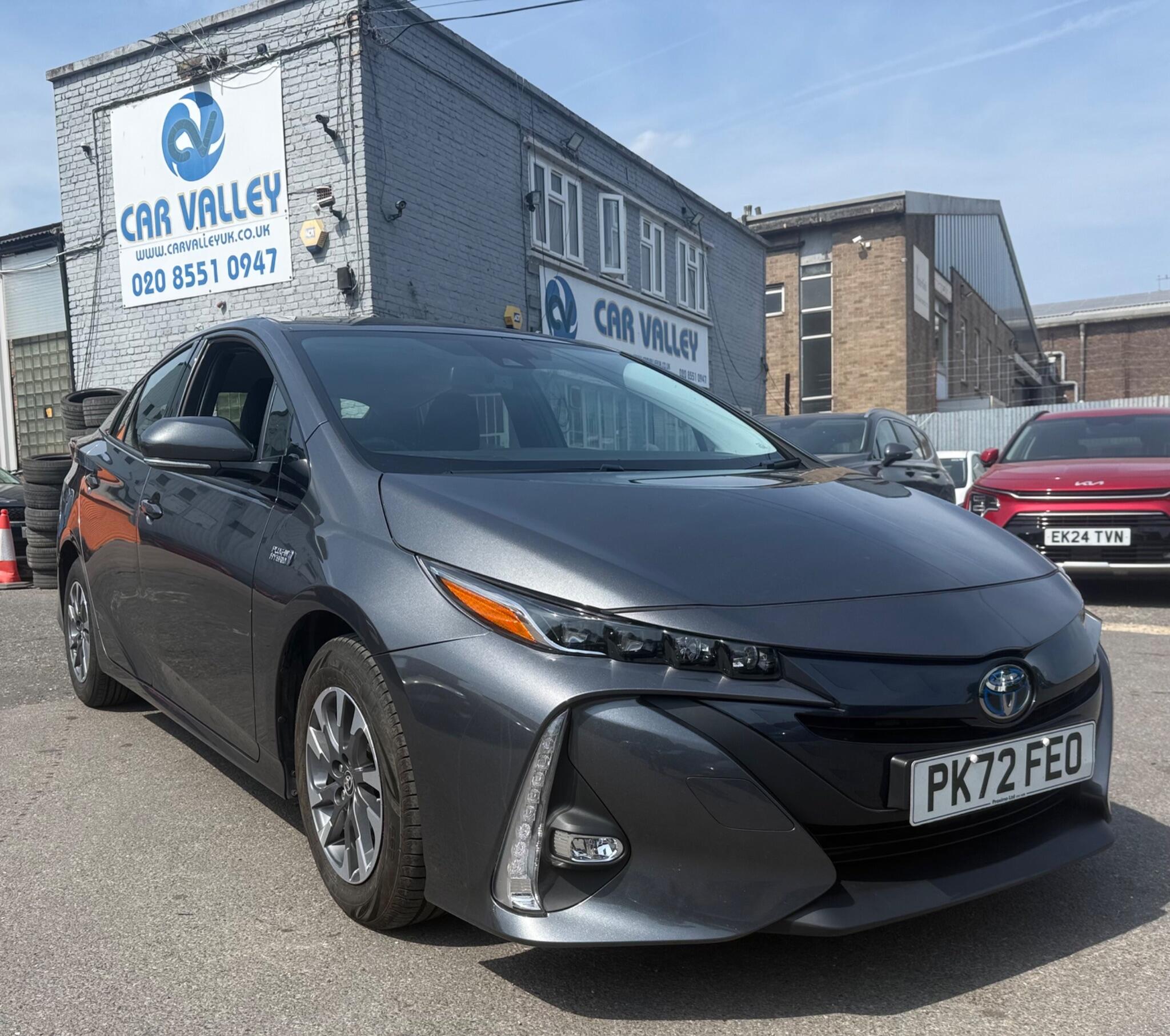 Toyota Prius main image