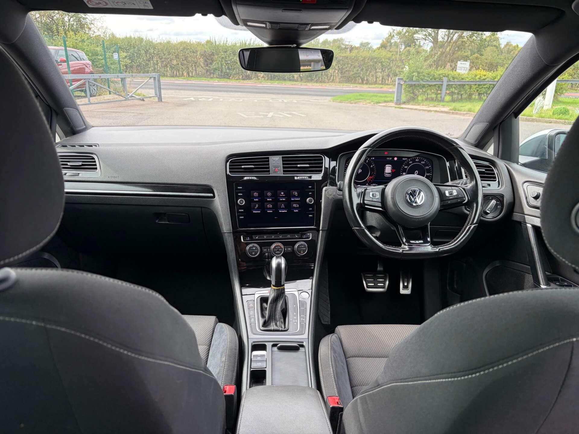 Volkswagen Golf view 32