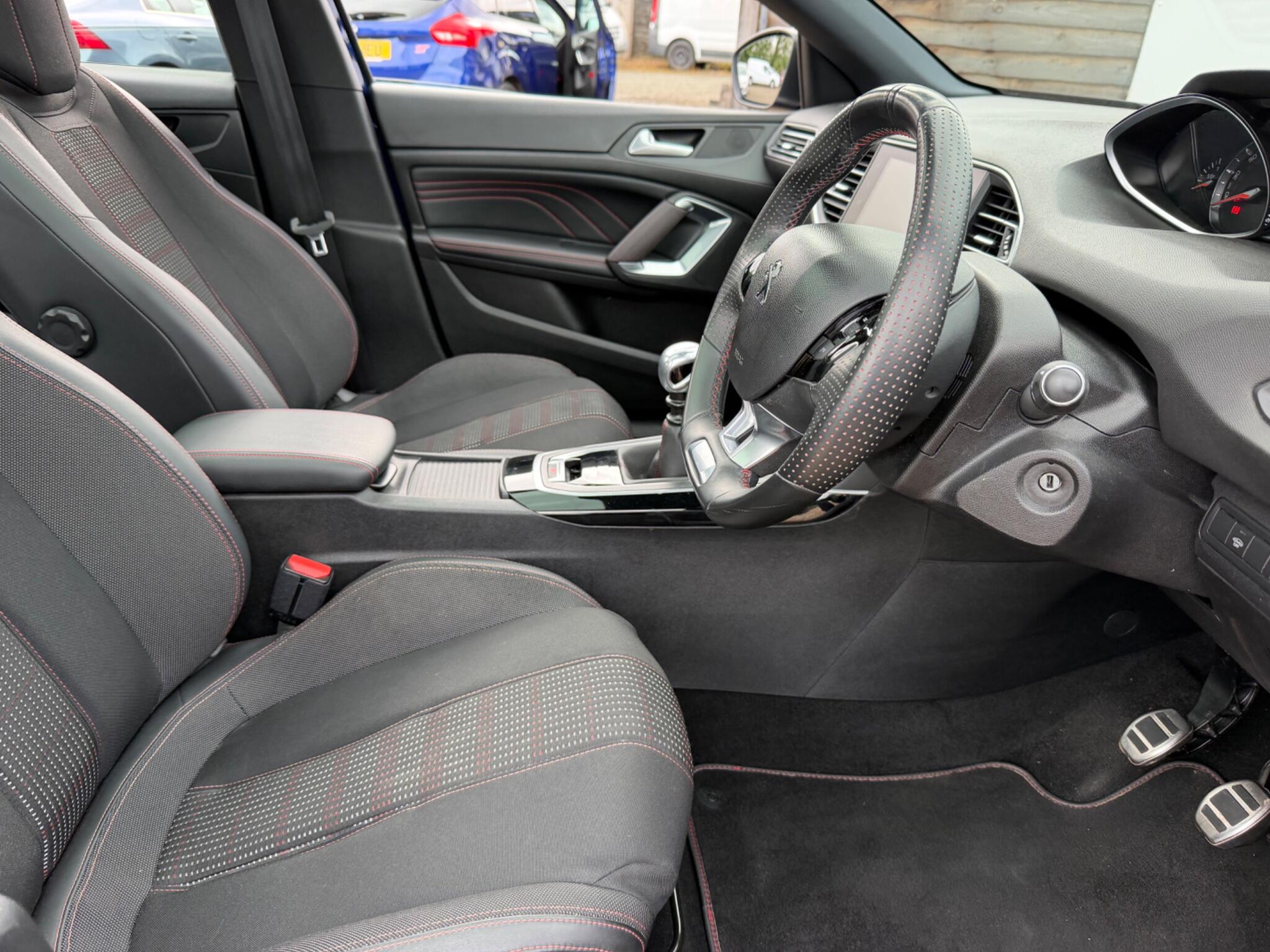 Peugeot 308 view 16