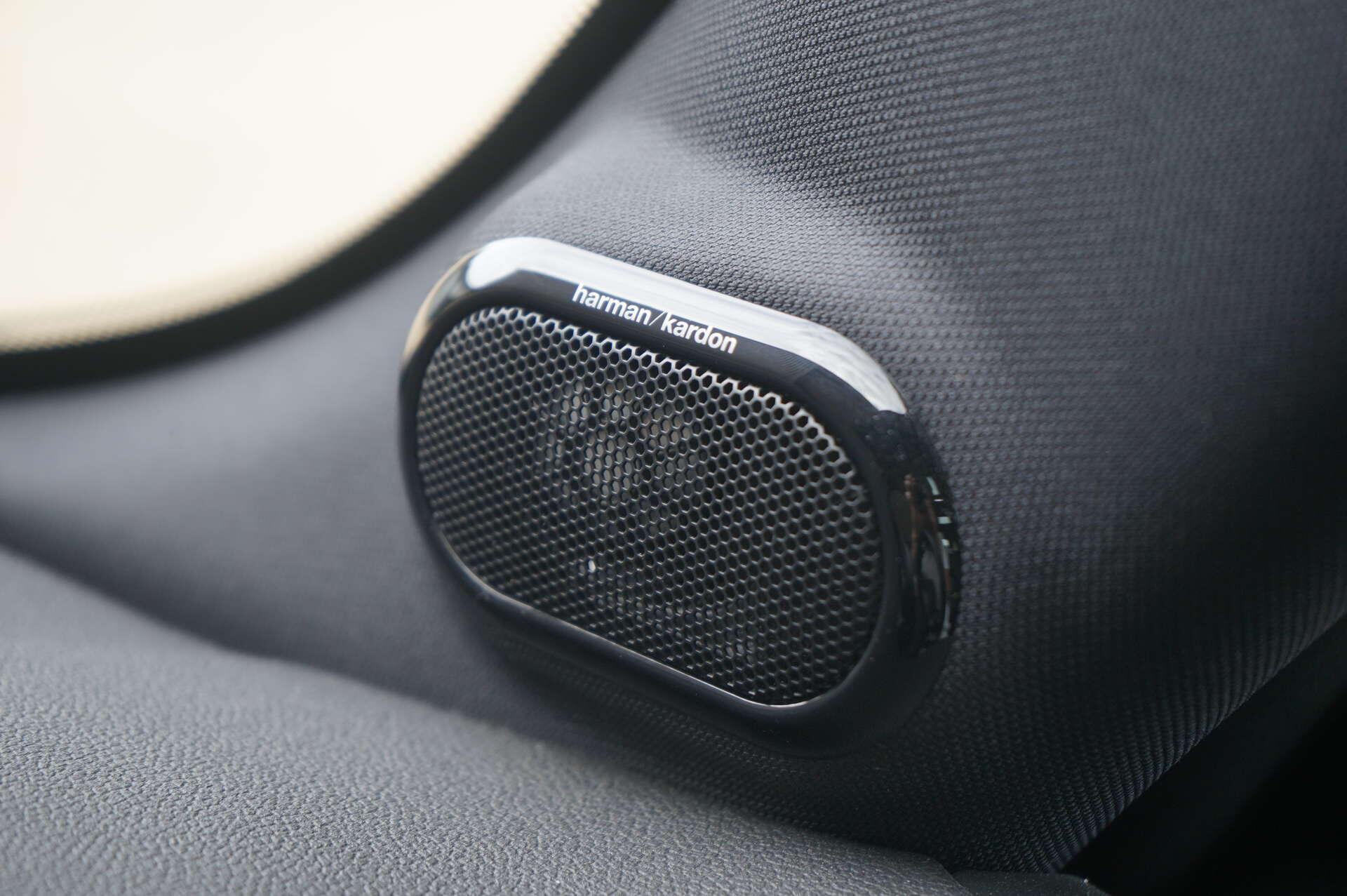 Mini Hatch view 37