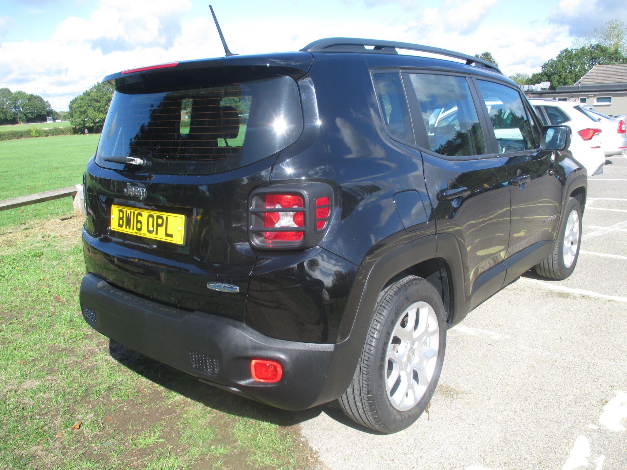 Jeep Renegade view 10
