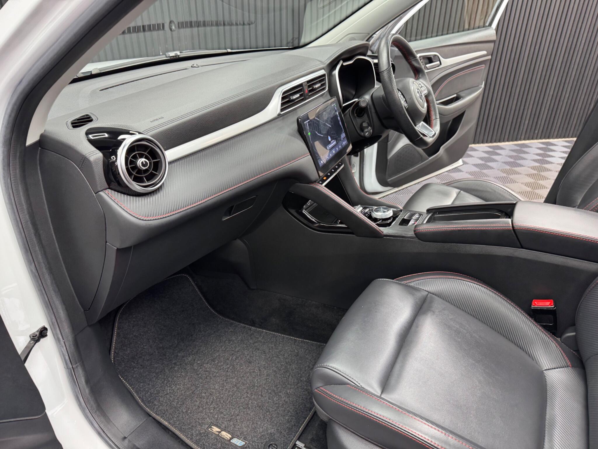MG ZS view 48