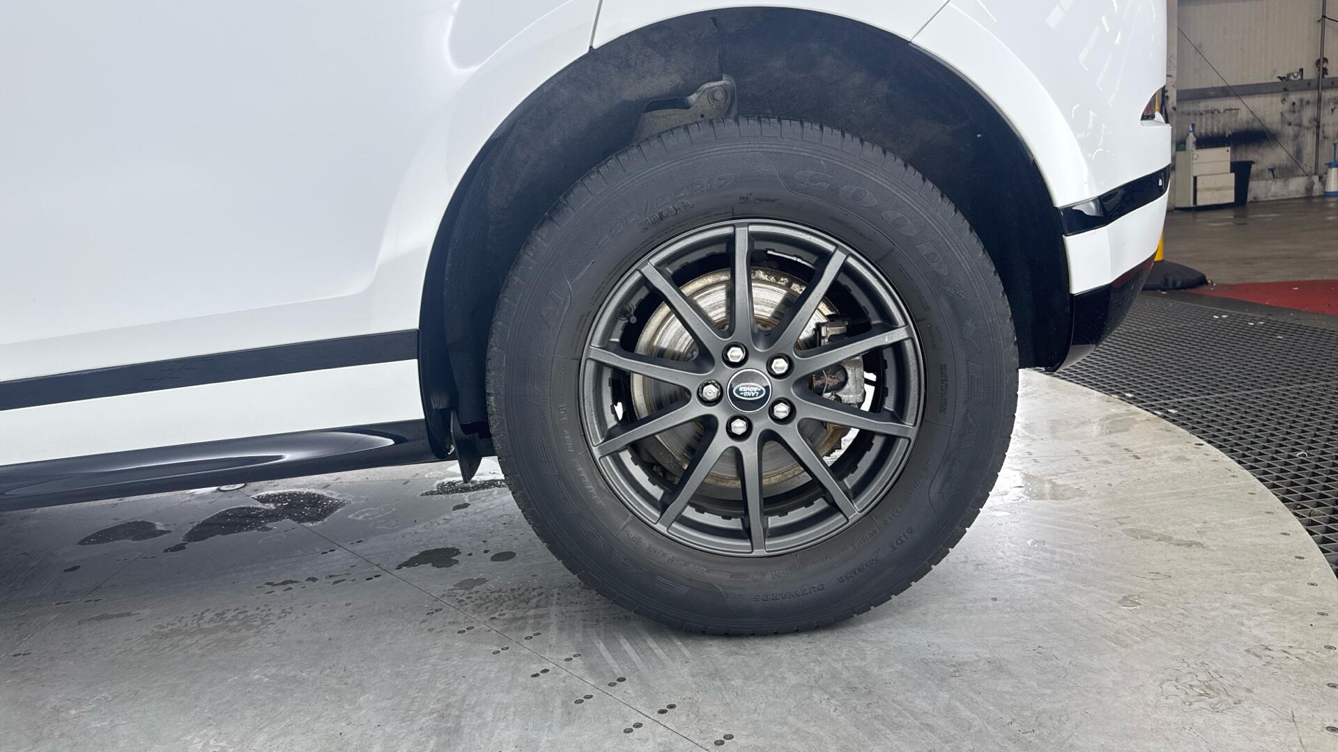 Land Rover Range Rover Evoque view 22