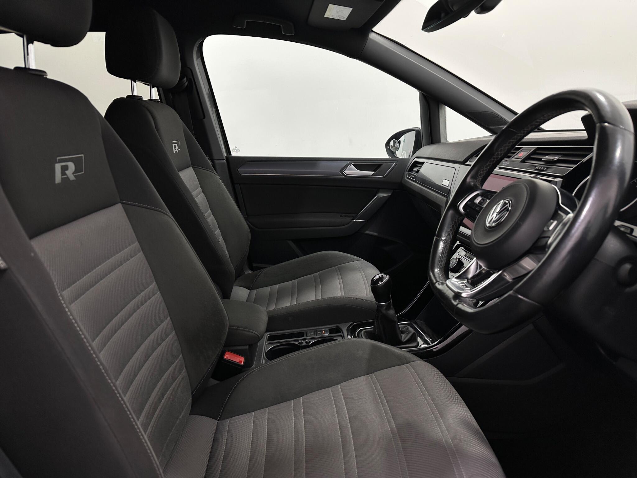 Volkswagen Touran view 32