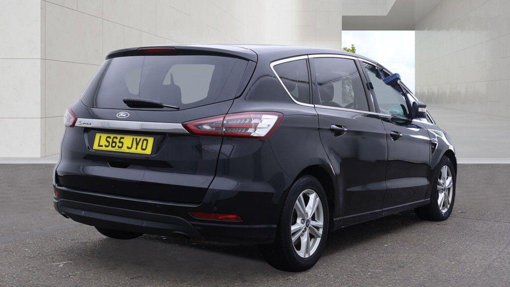 Ford S-Max view 4