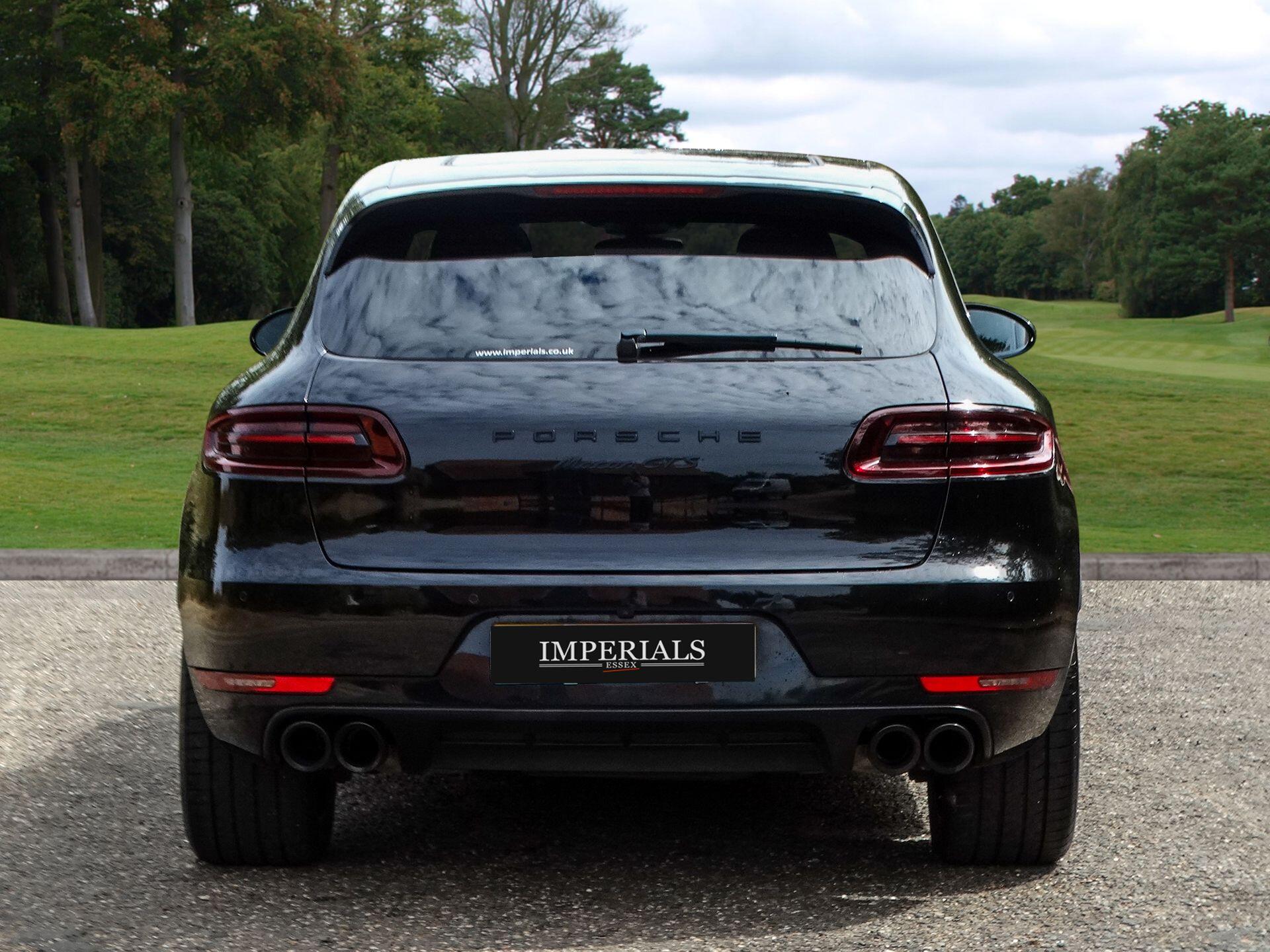 Porsche Macan view 11