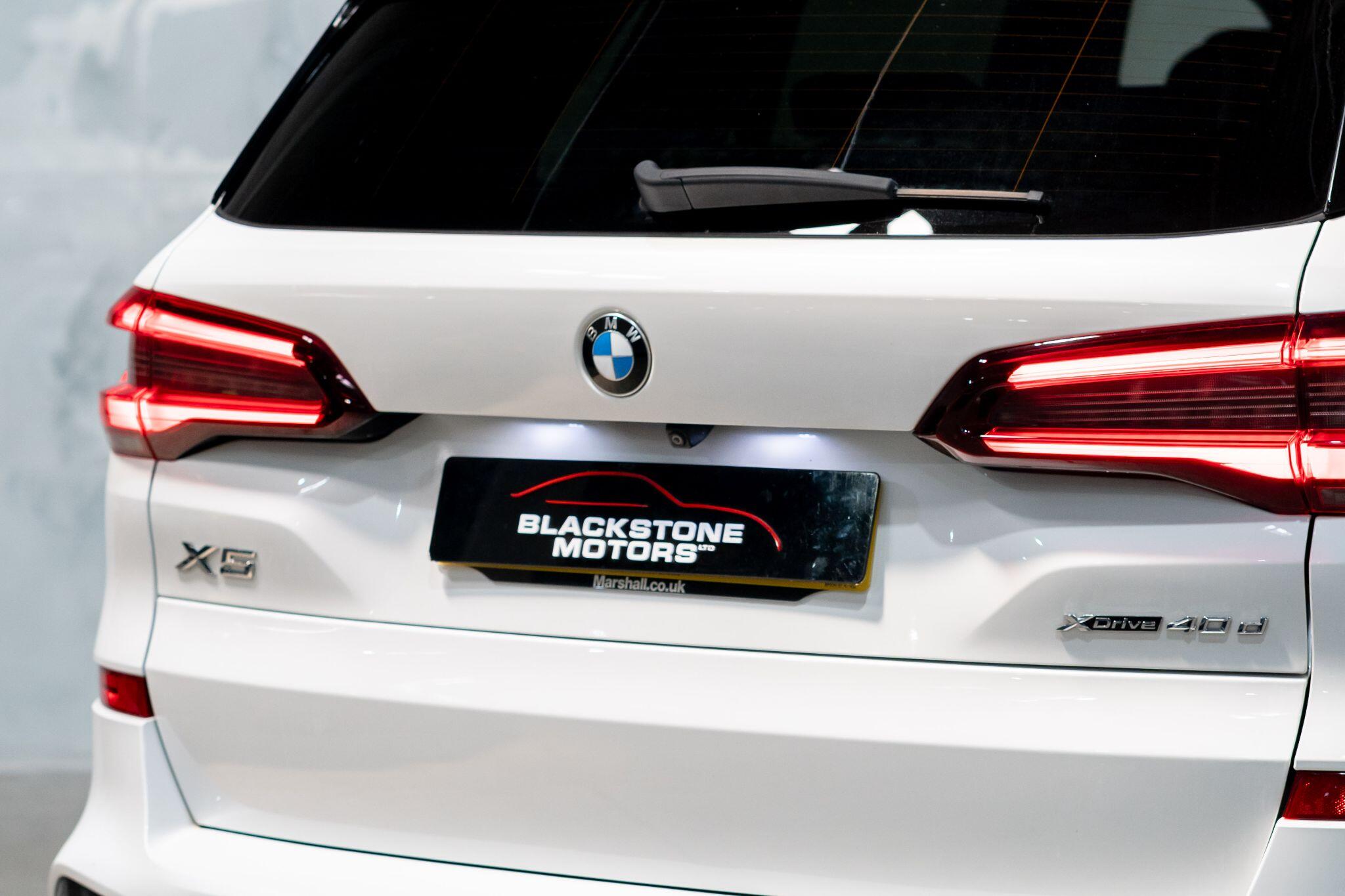 BMW X5 view 24