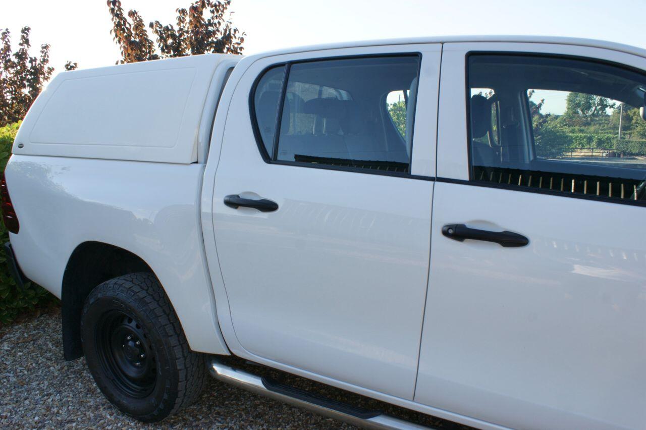 Toyota Hilux view 11