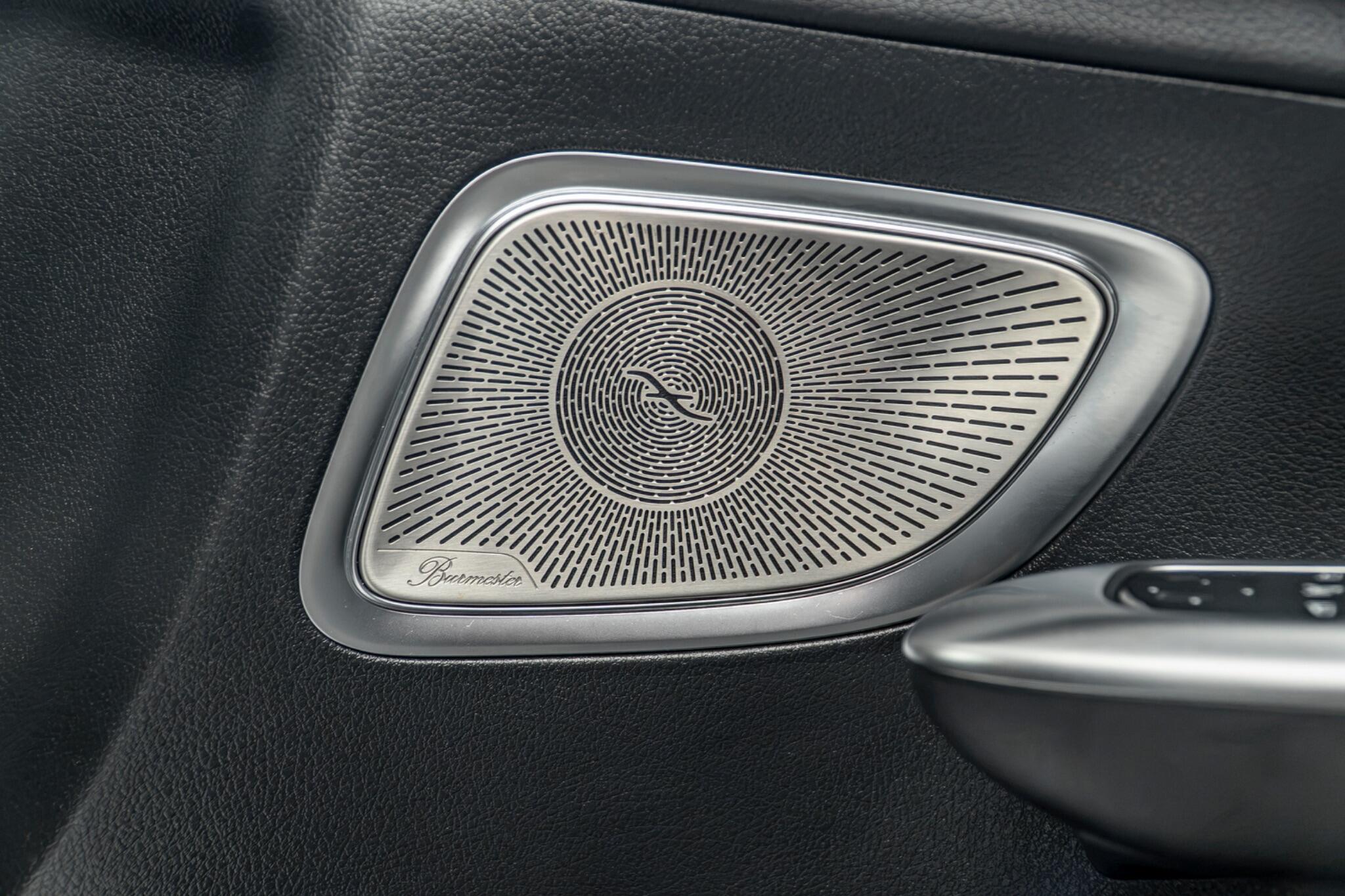 Mercedes-Benz C-Class view 40