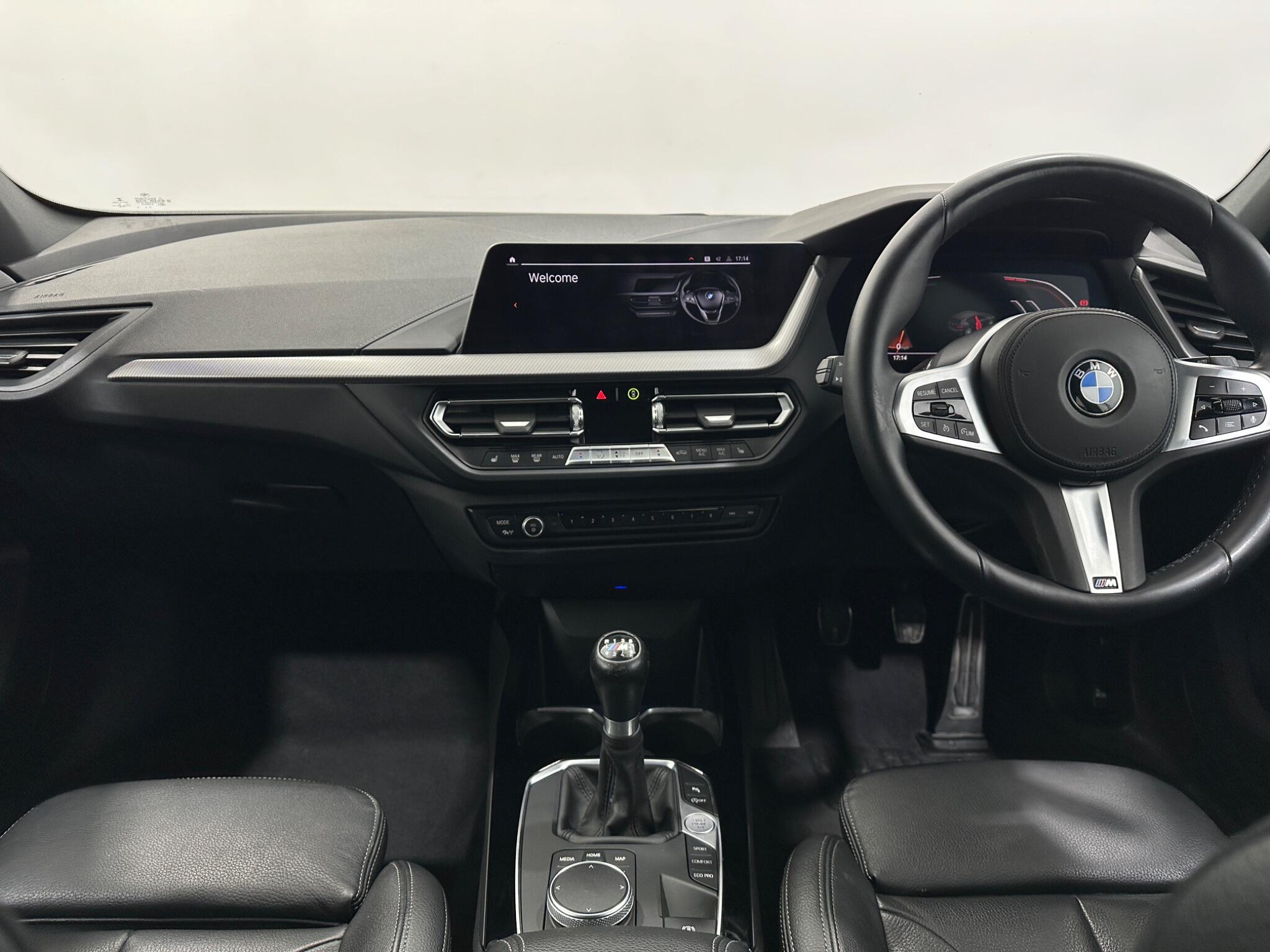 BMW 1 Series view 20