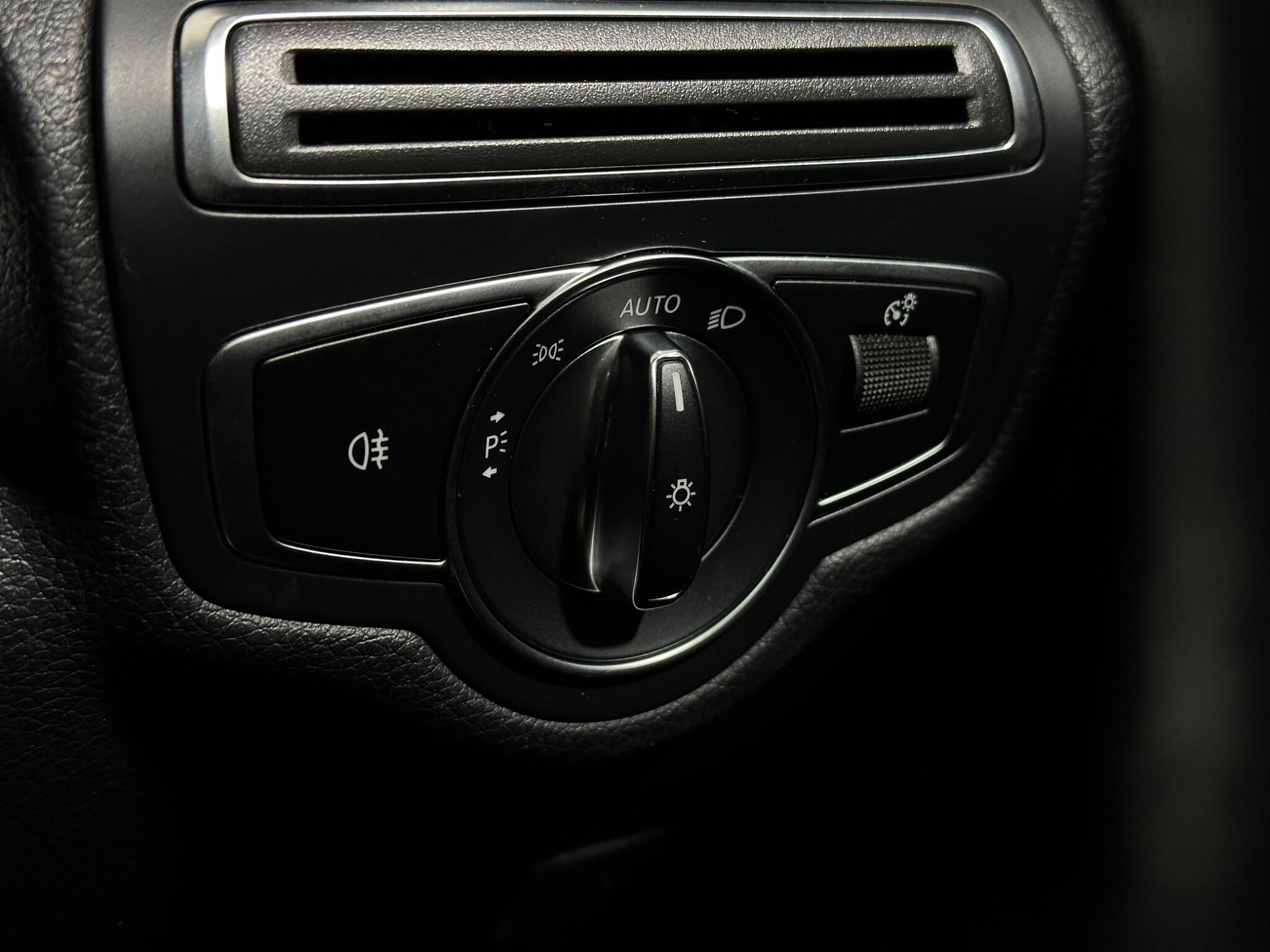 Mercedes-Benz GLC view 18