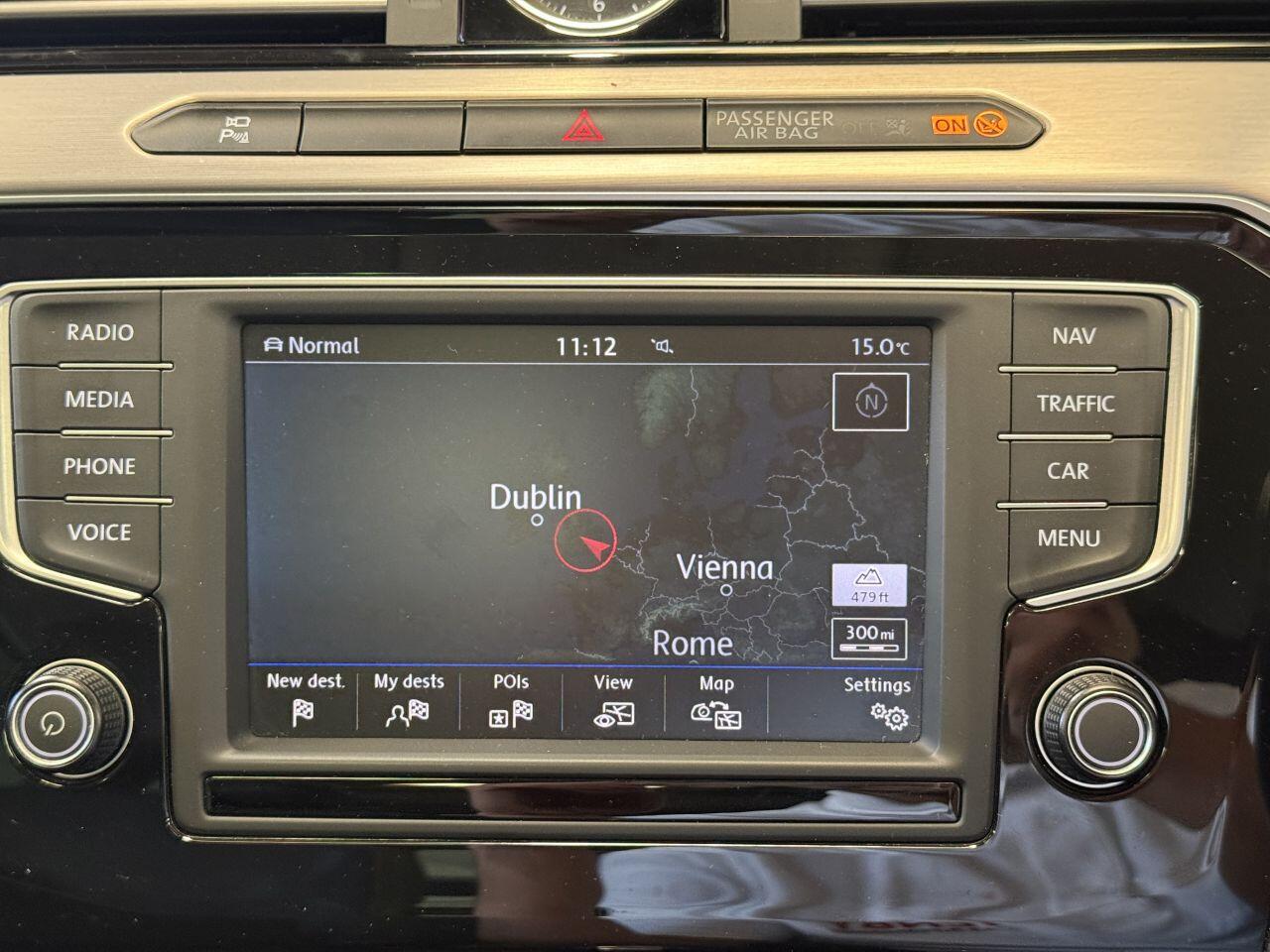 Volkswagen Passat view 49