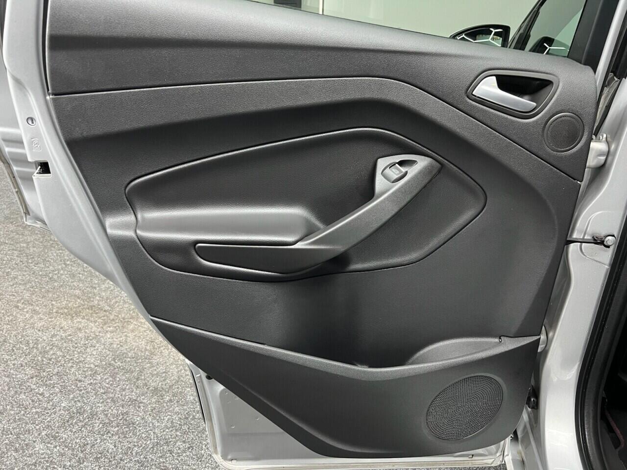 Ford Kuga view 43