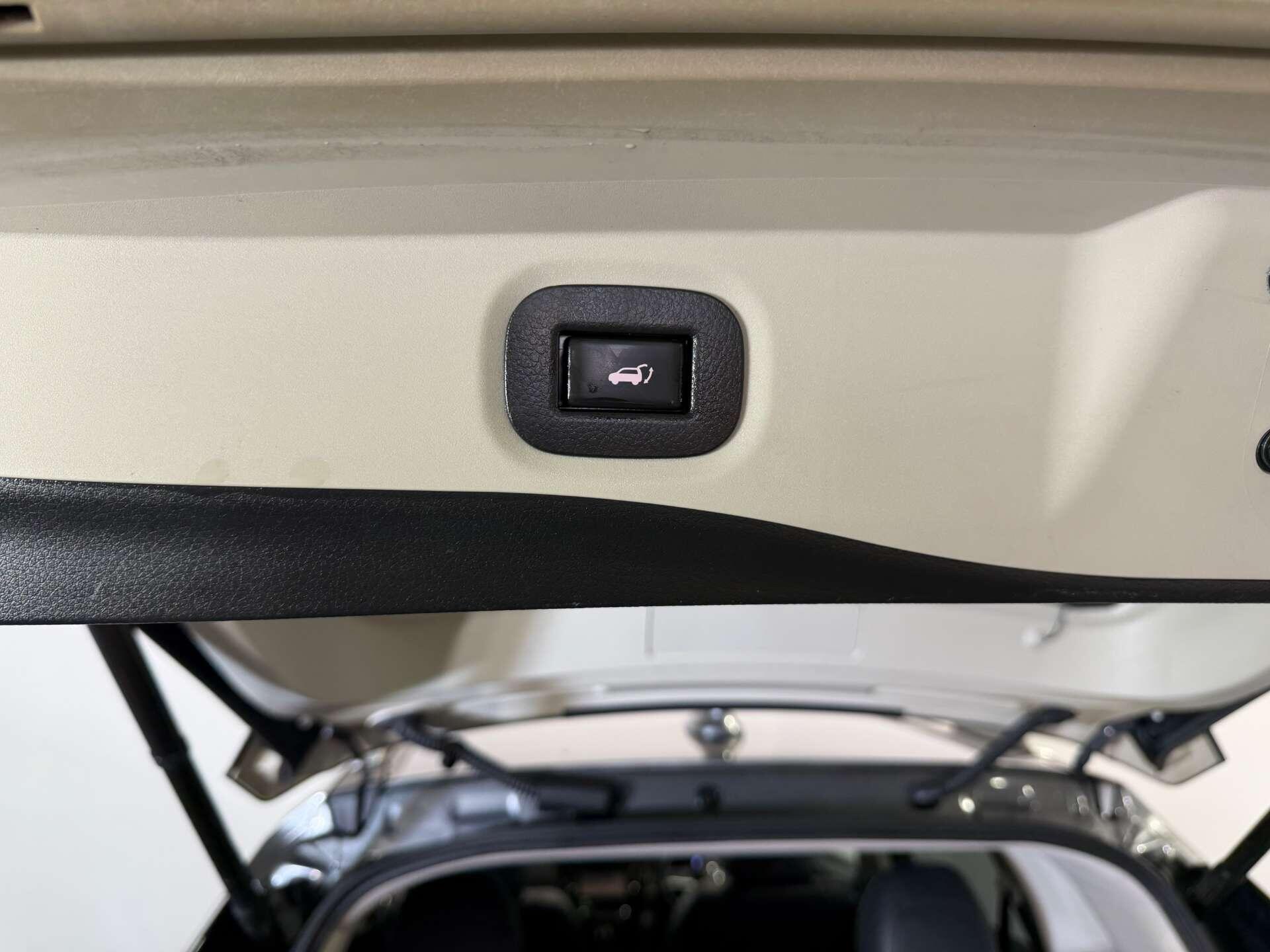 Nissan X-Trail view 13