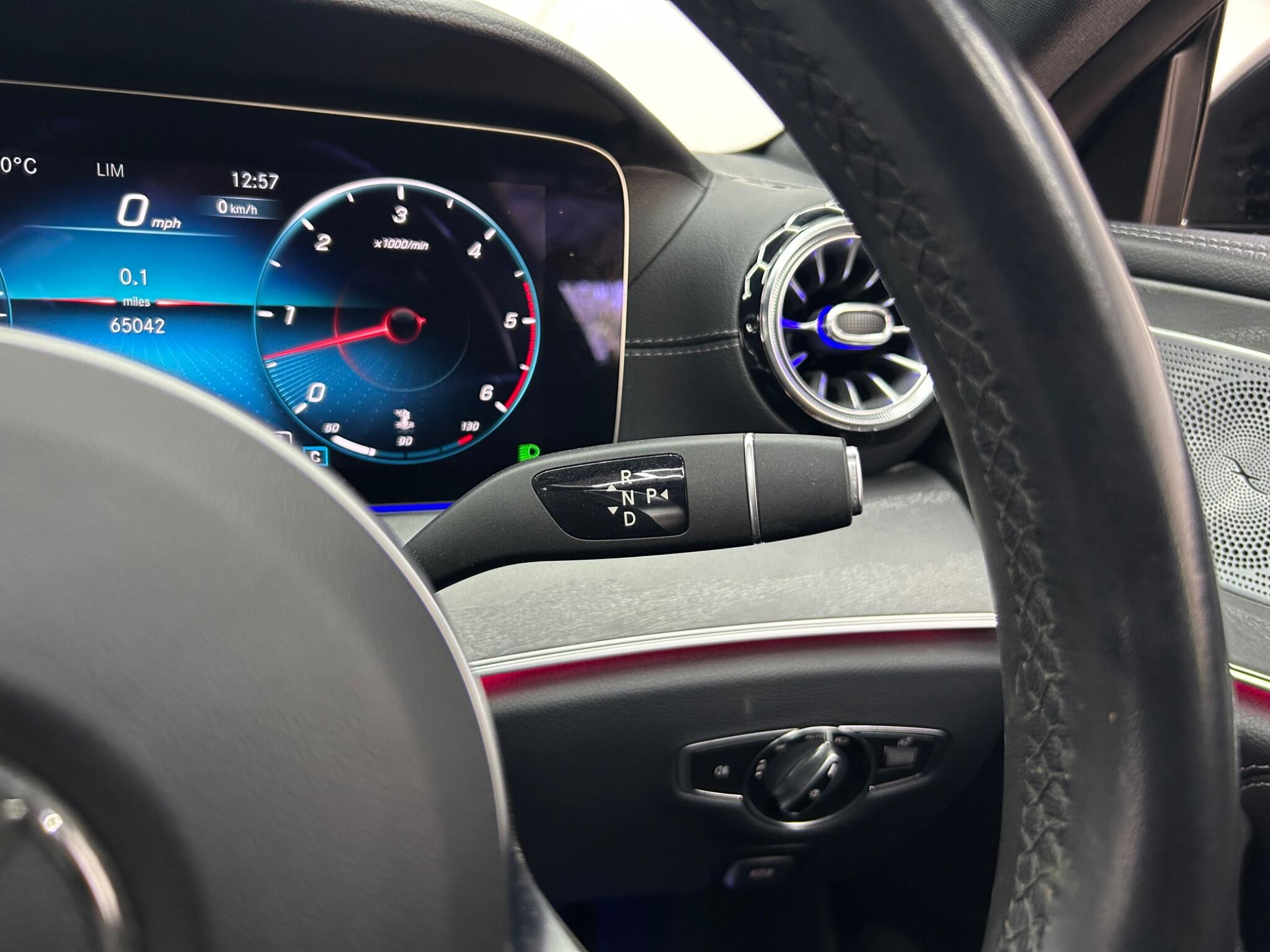 Mercedes-Benz CLS view 24