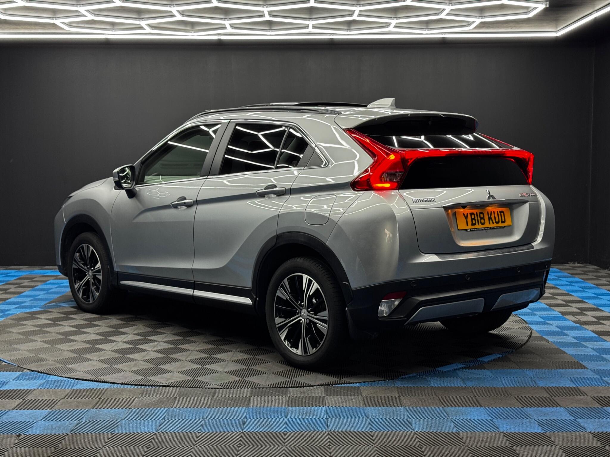 Mitsubishi Eclipse Cross view 7