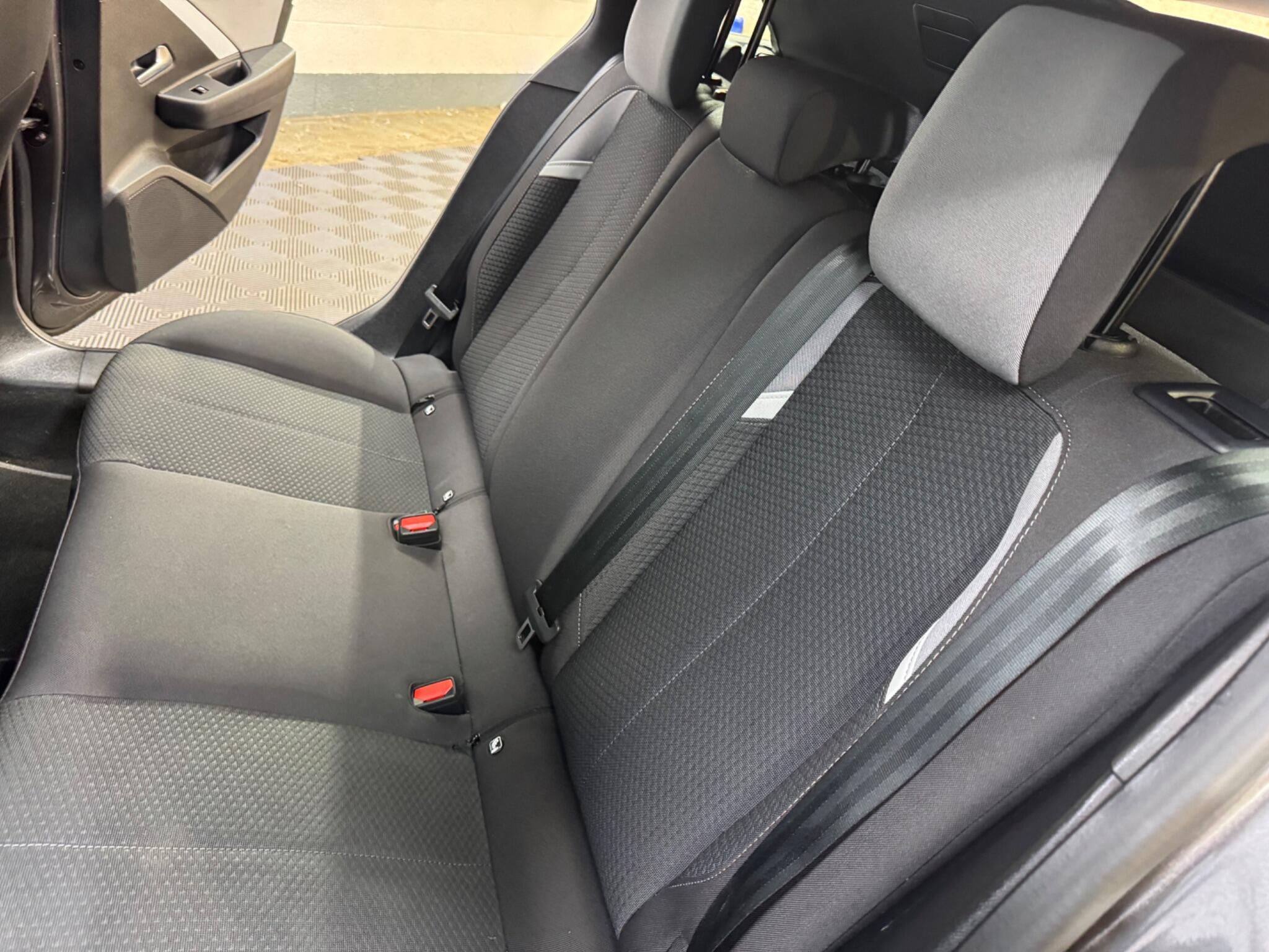 Vauxhall Astra view 19