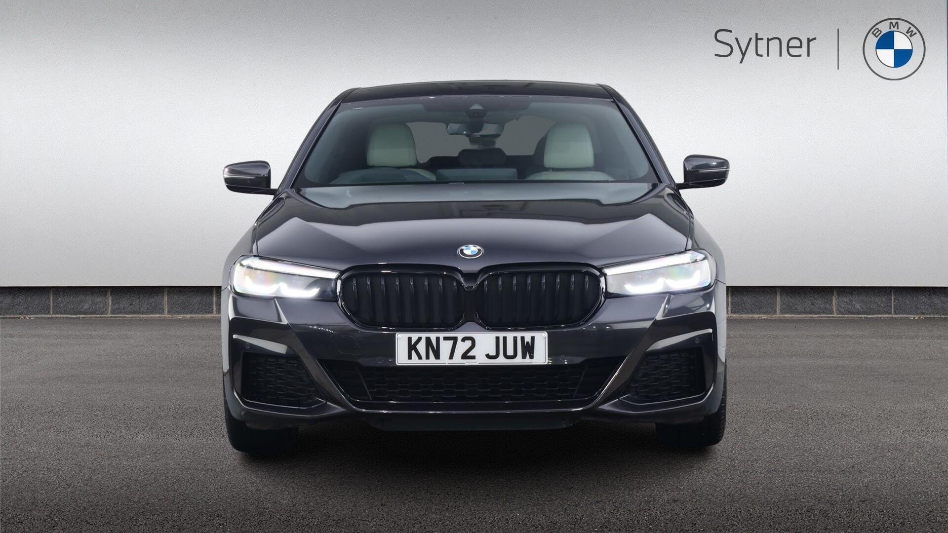 BMW 5 Series view 16