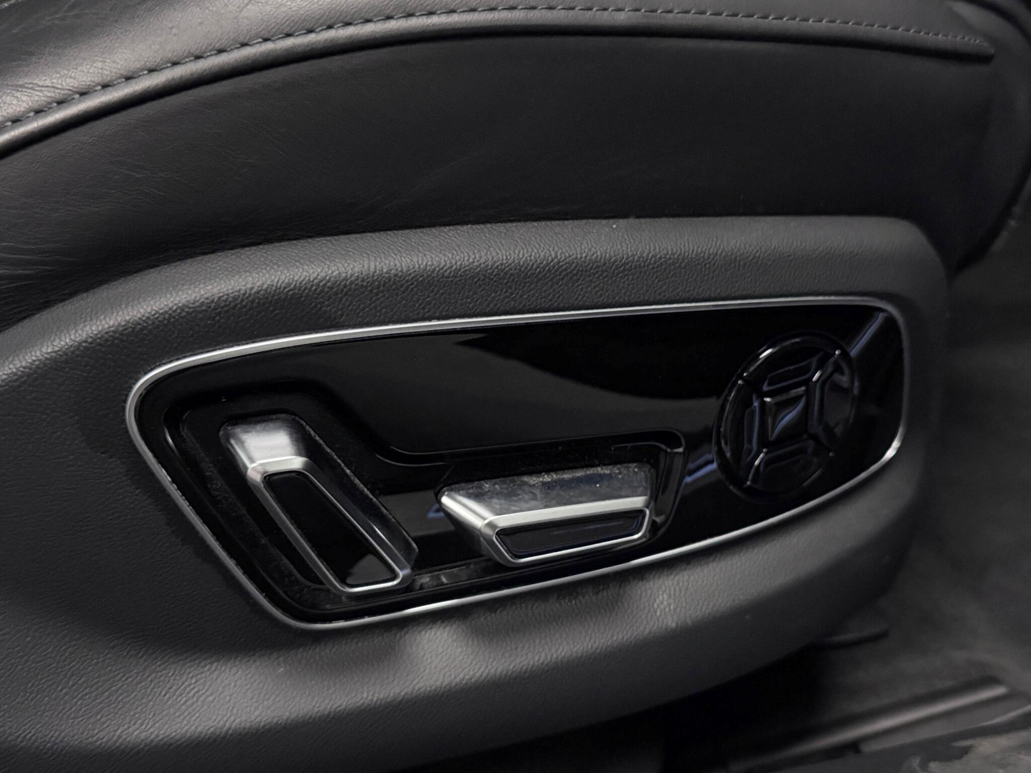 Audi A8 view 23