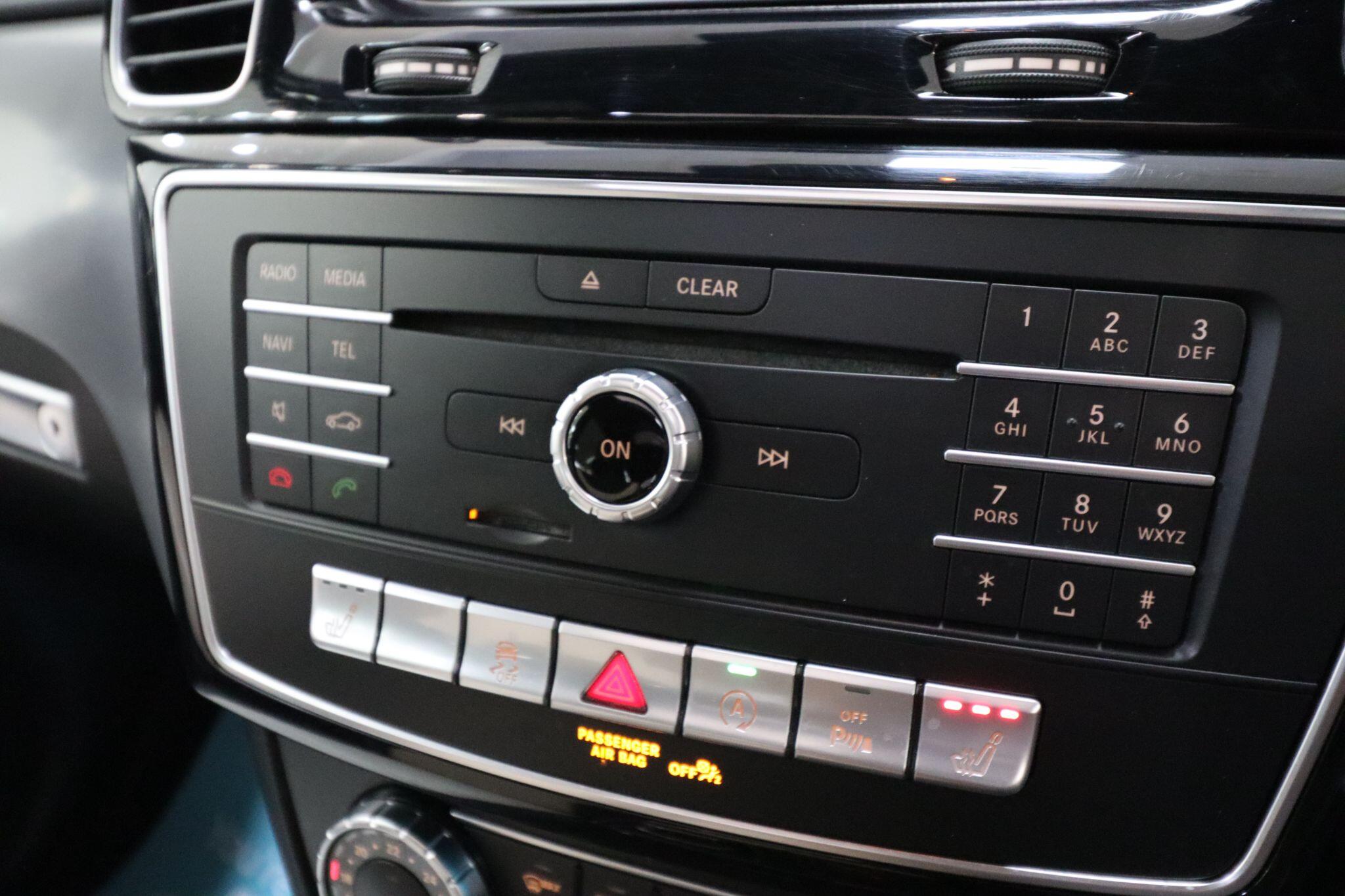 Mercedes-Benz Gle view 24