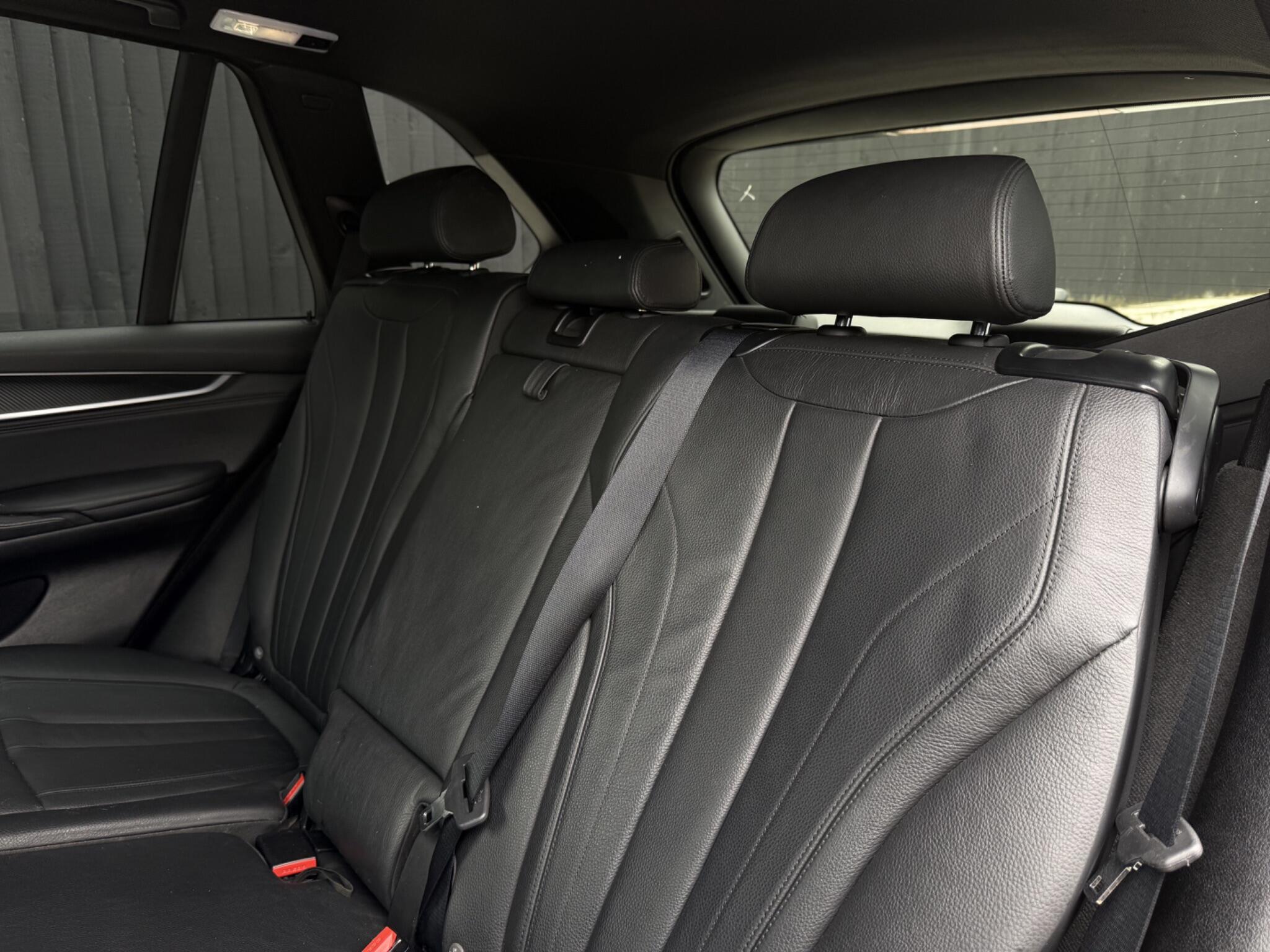 BMW X5 view 20