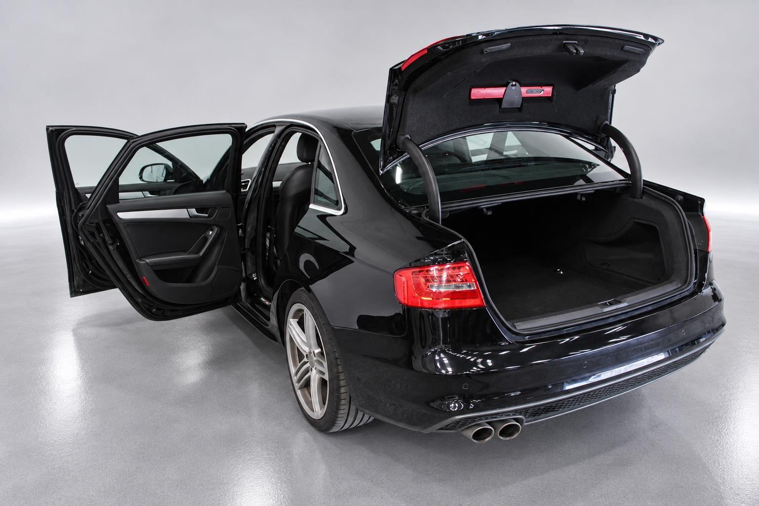 Audi A4 view 26