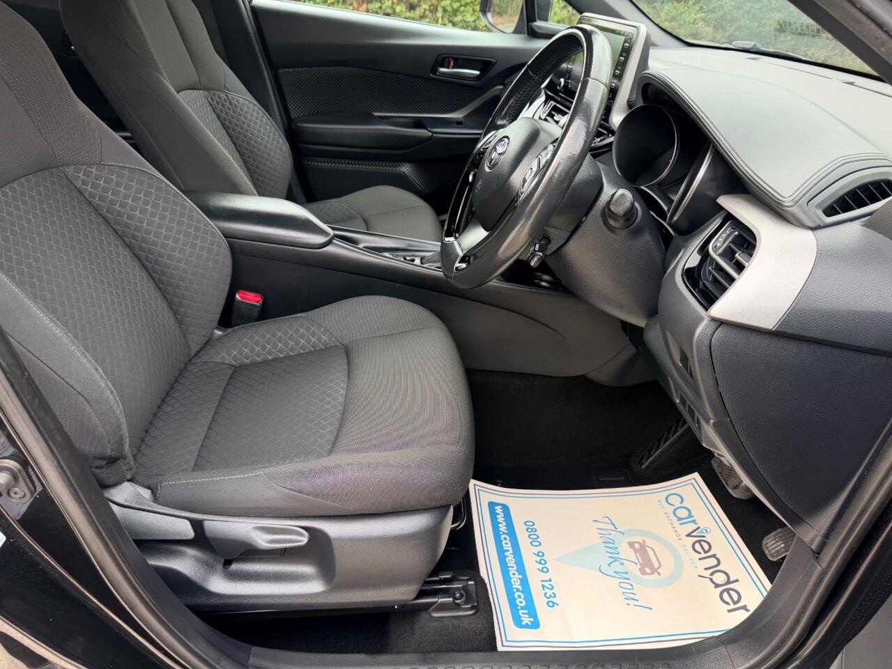 Toyota C-HR view 18