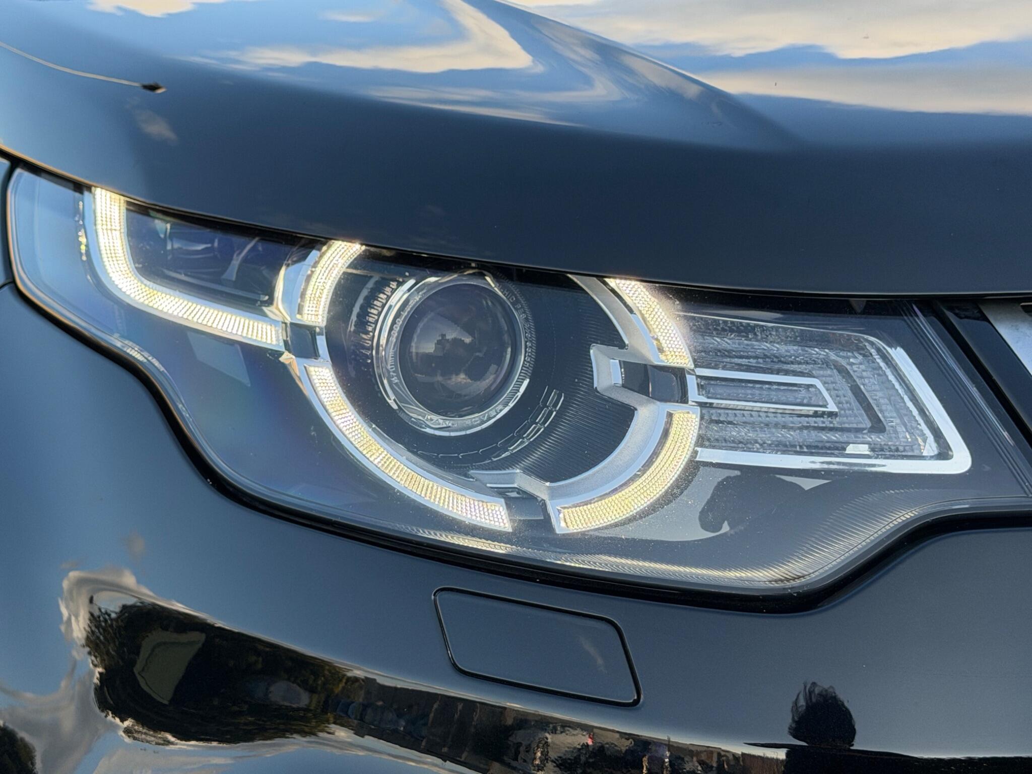 Land Rover Discovery Sport view 29