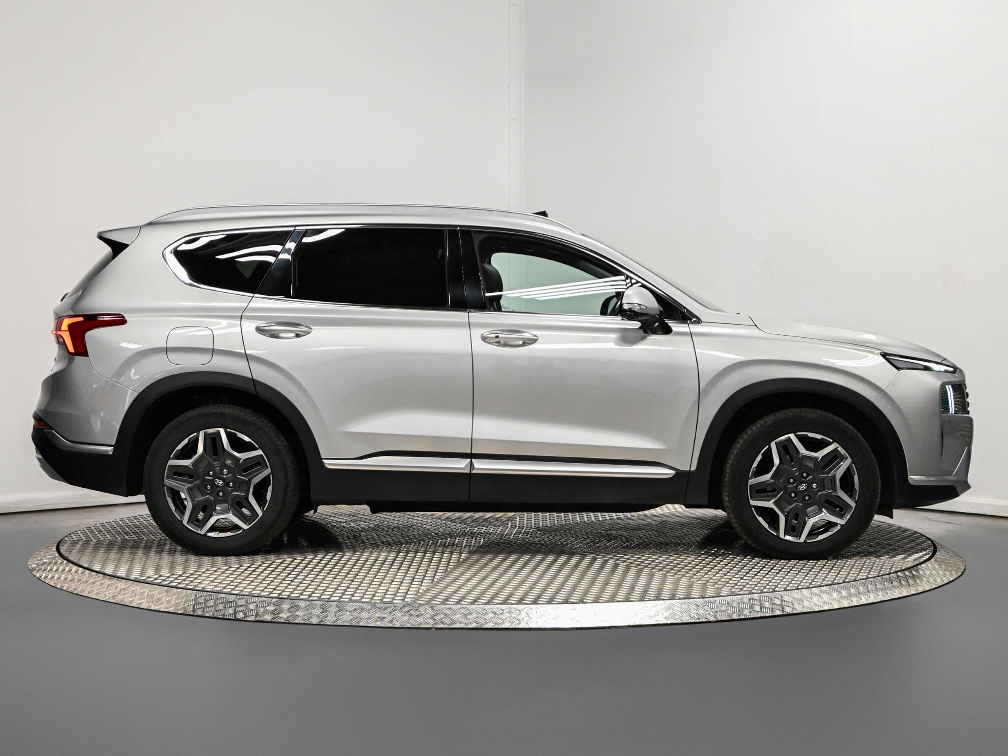 Hyundai Santa Fe view 27