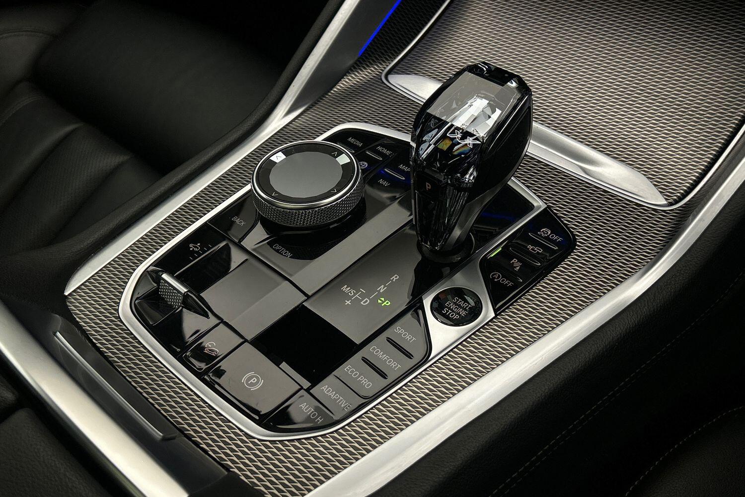 BMW X6 view 11