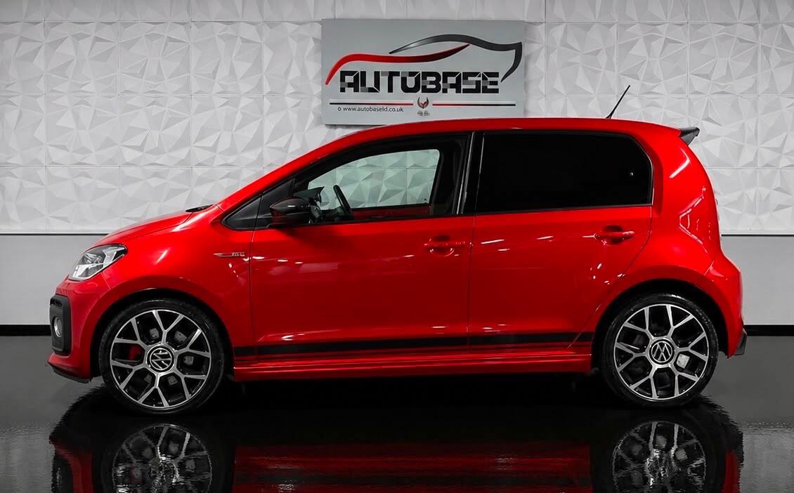 Volkswagen Up! view 9