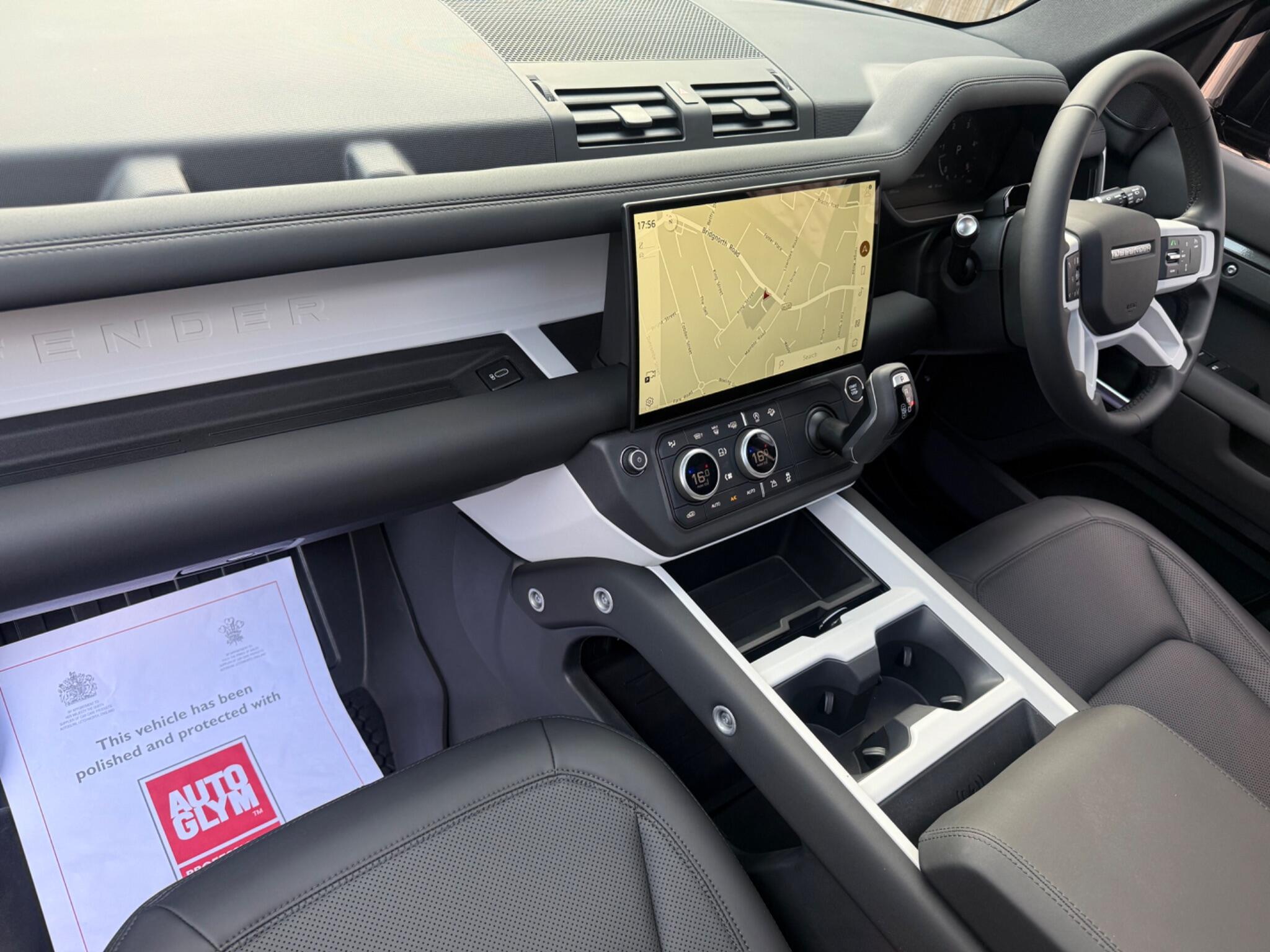 Land Rover Defender view 10