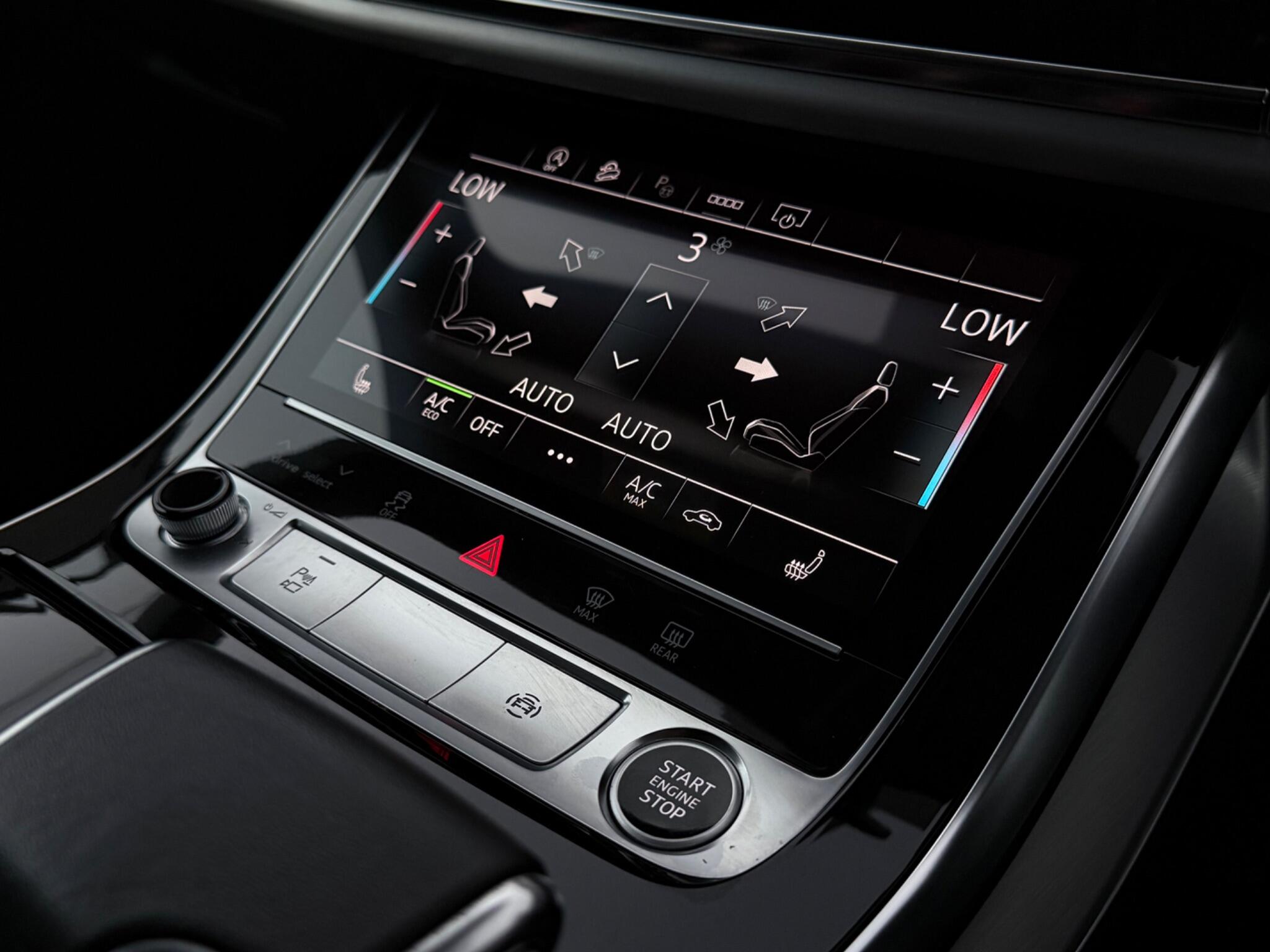 Audi Q8 view 27