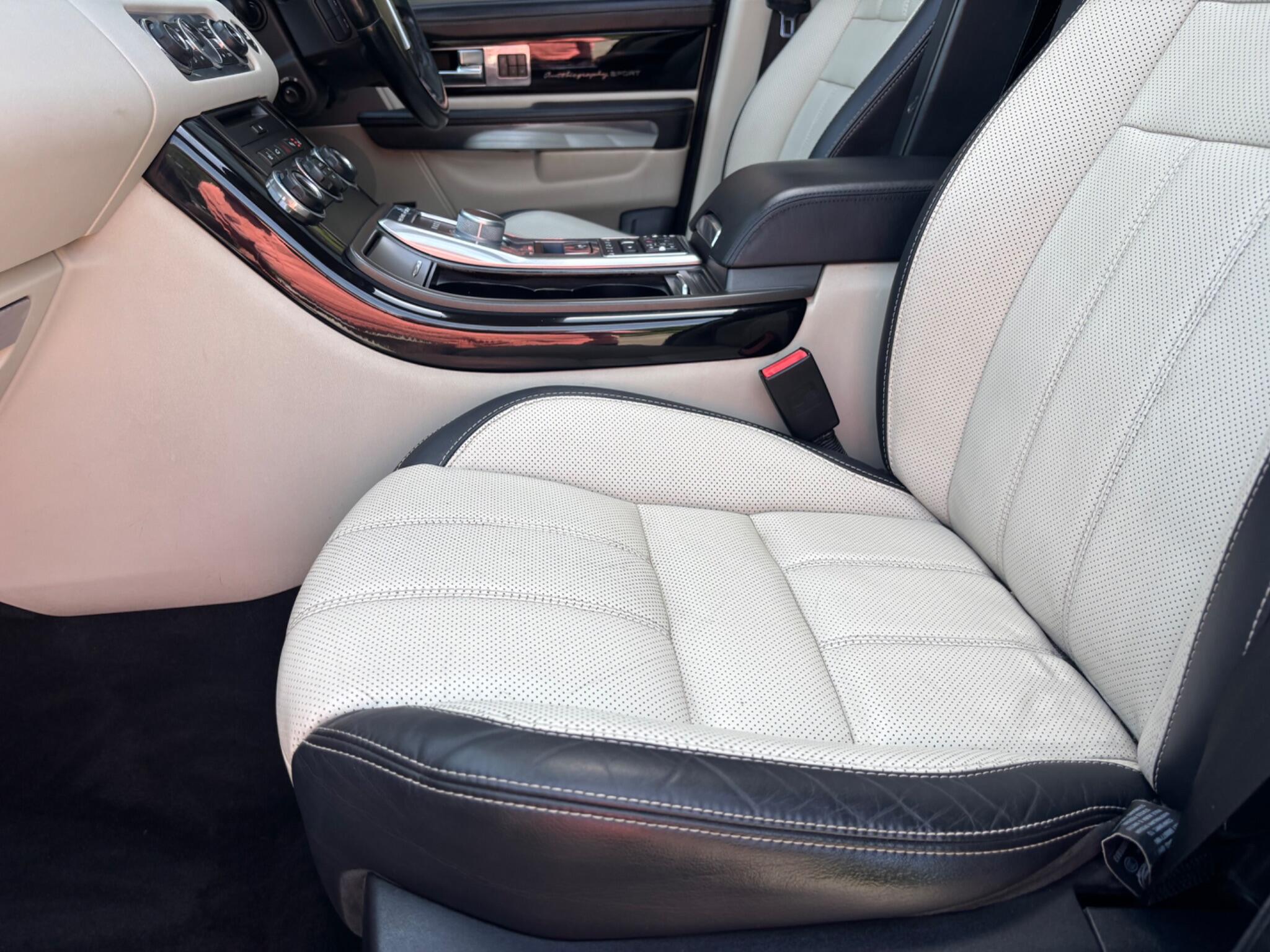 Land Rover Range Rover Sport view 12