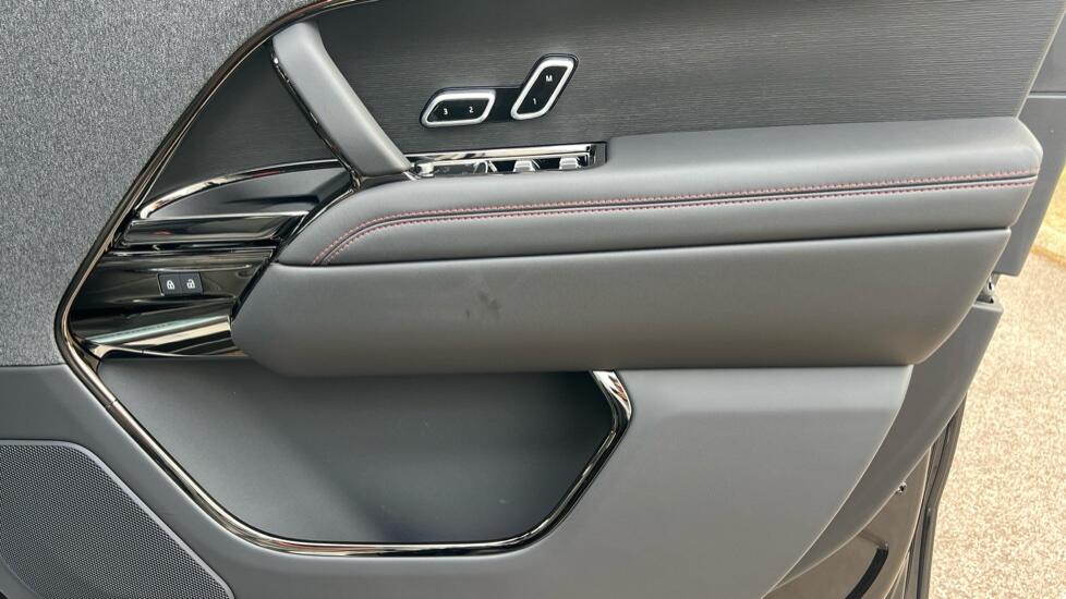 Land Rover Range Rover Sport view 36