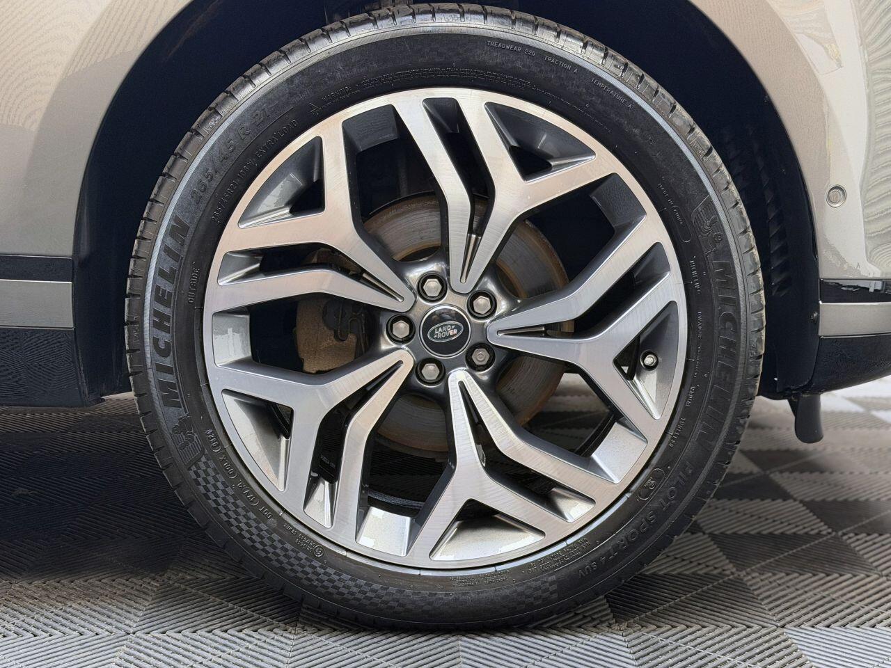 Land Rover Range Rover Velar view 10