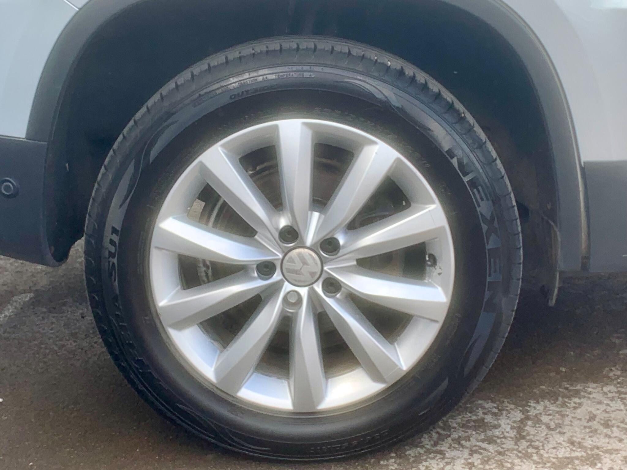 Volkswagen Tiguan view 14