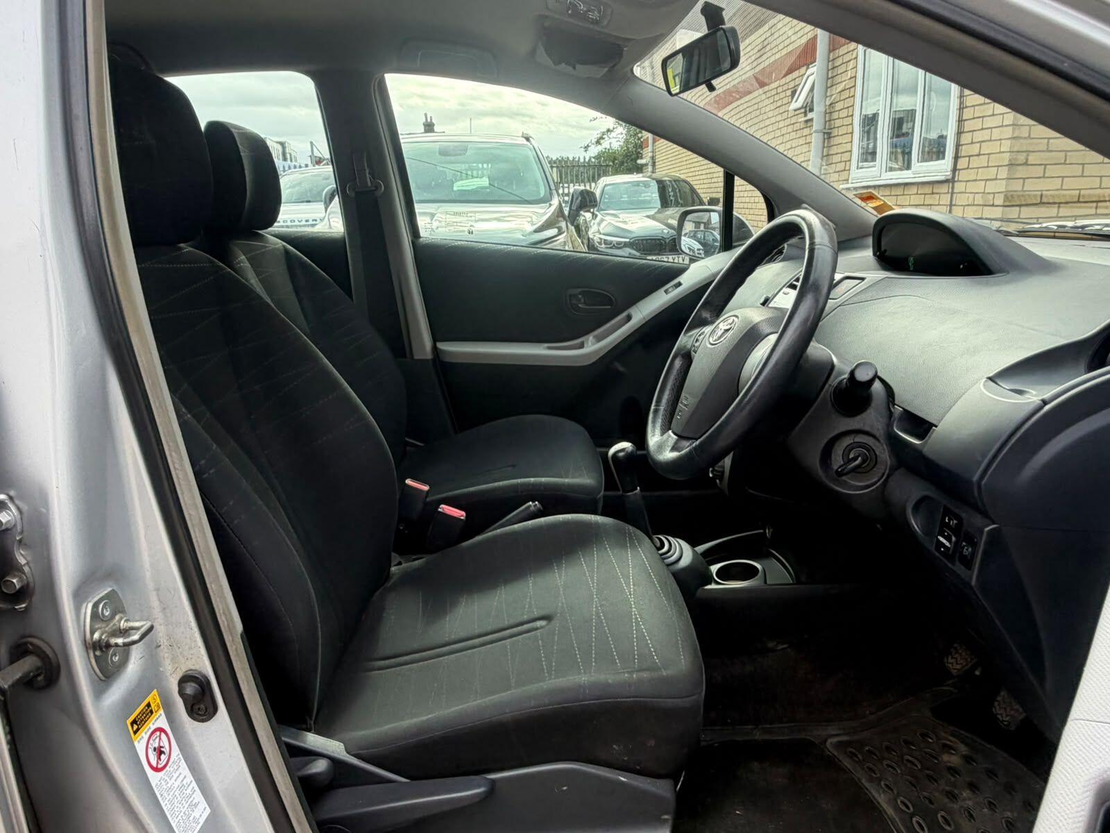 Toyota Yaris view 9
