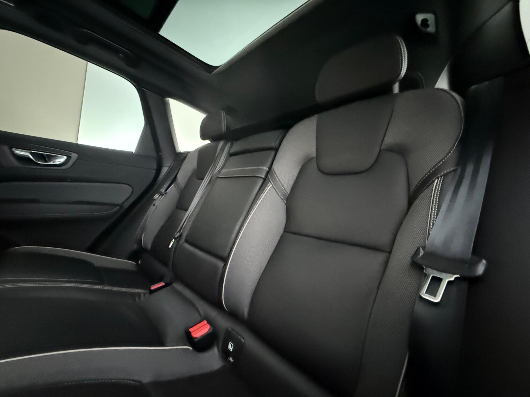 Volvo XC60 view 36