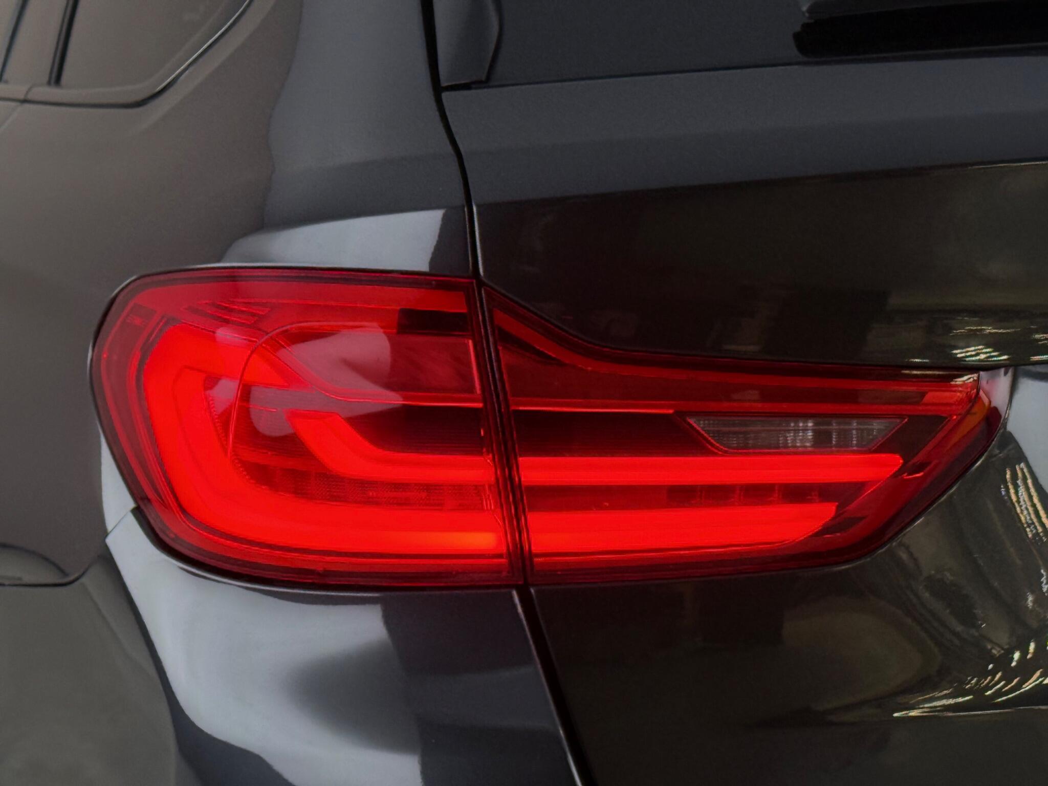BMW 5 Series view 12