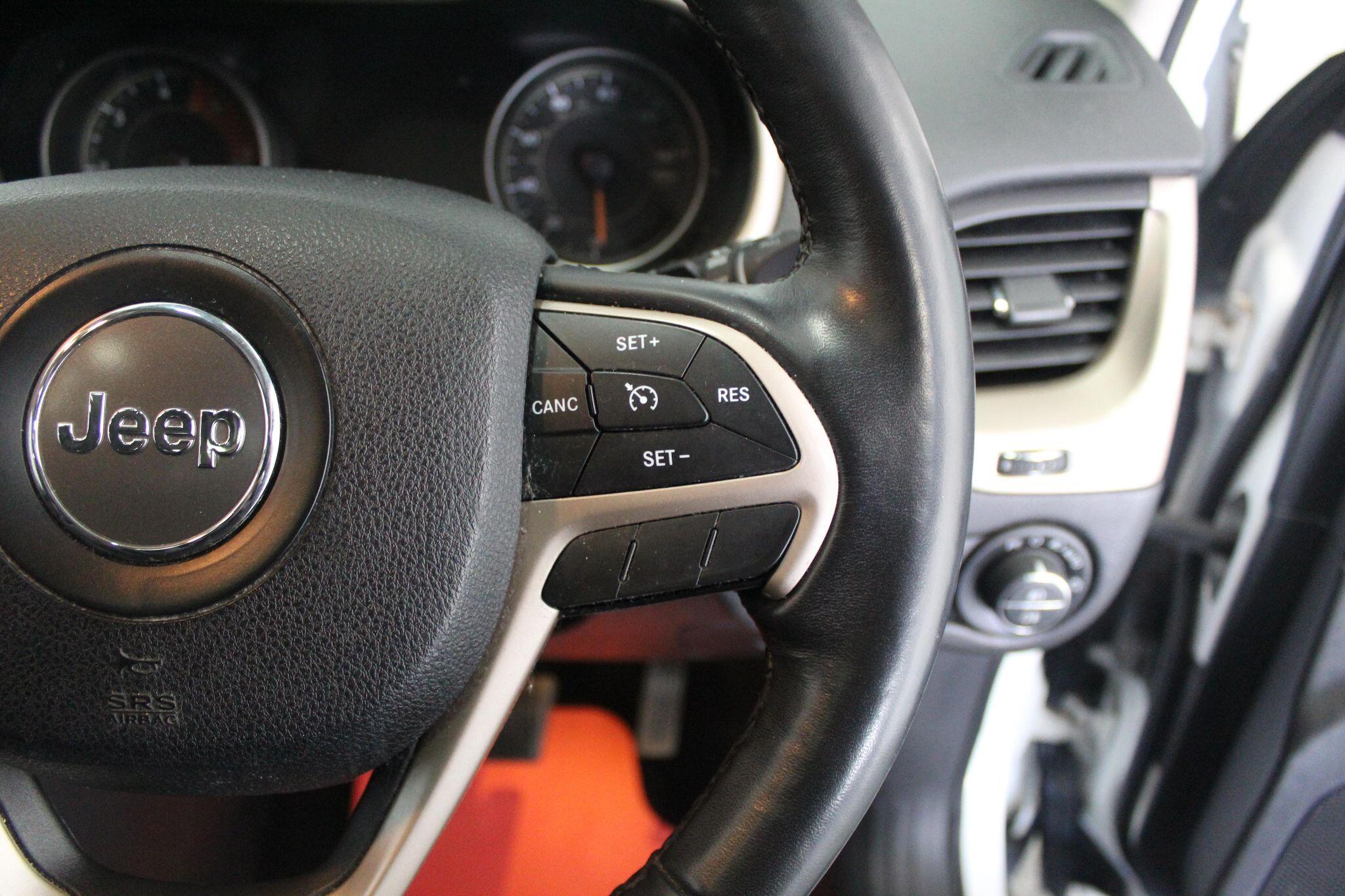 Jeep Cherokee view 49