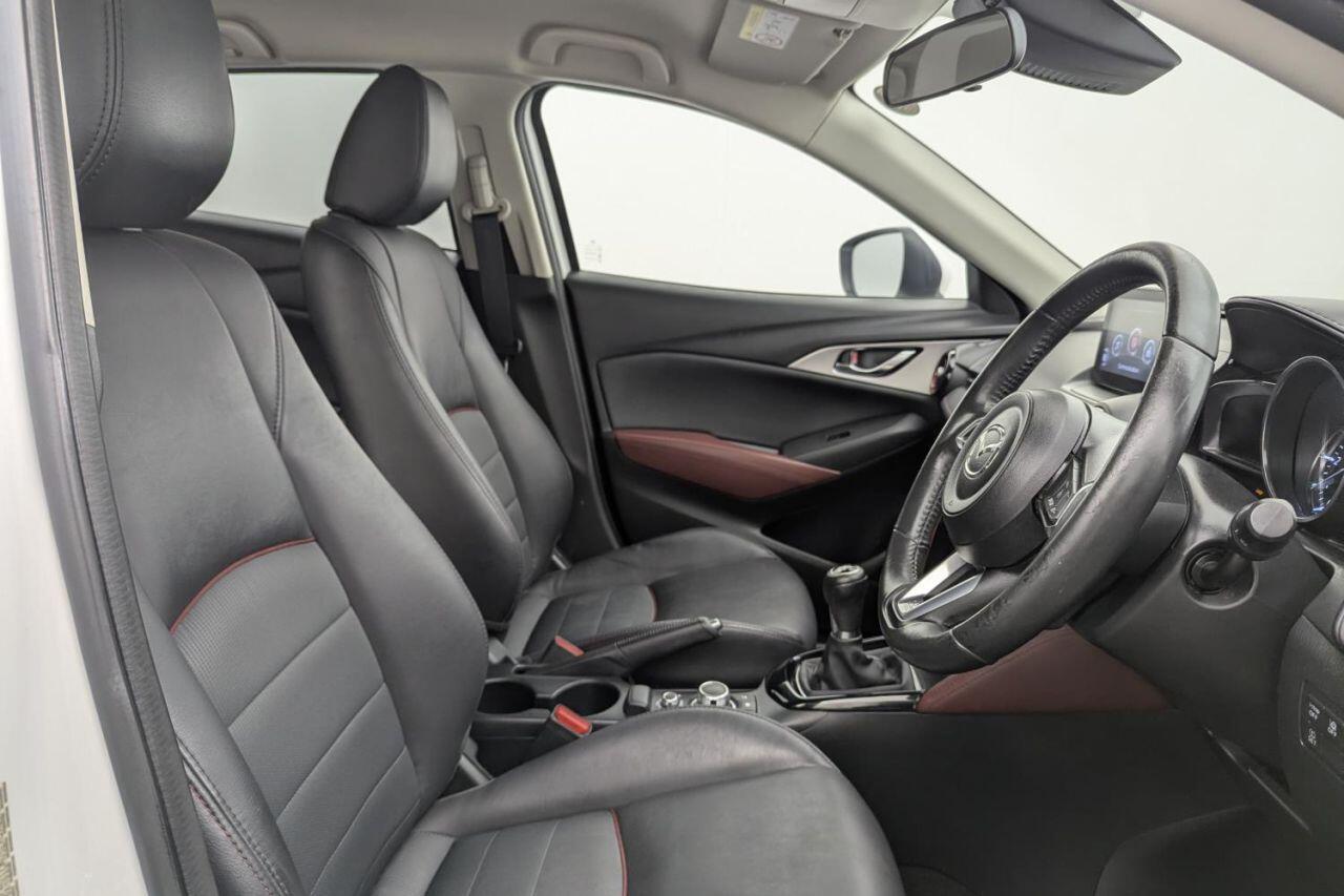 Mazda CX-3 view 3