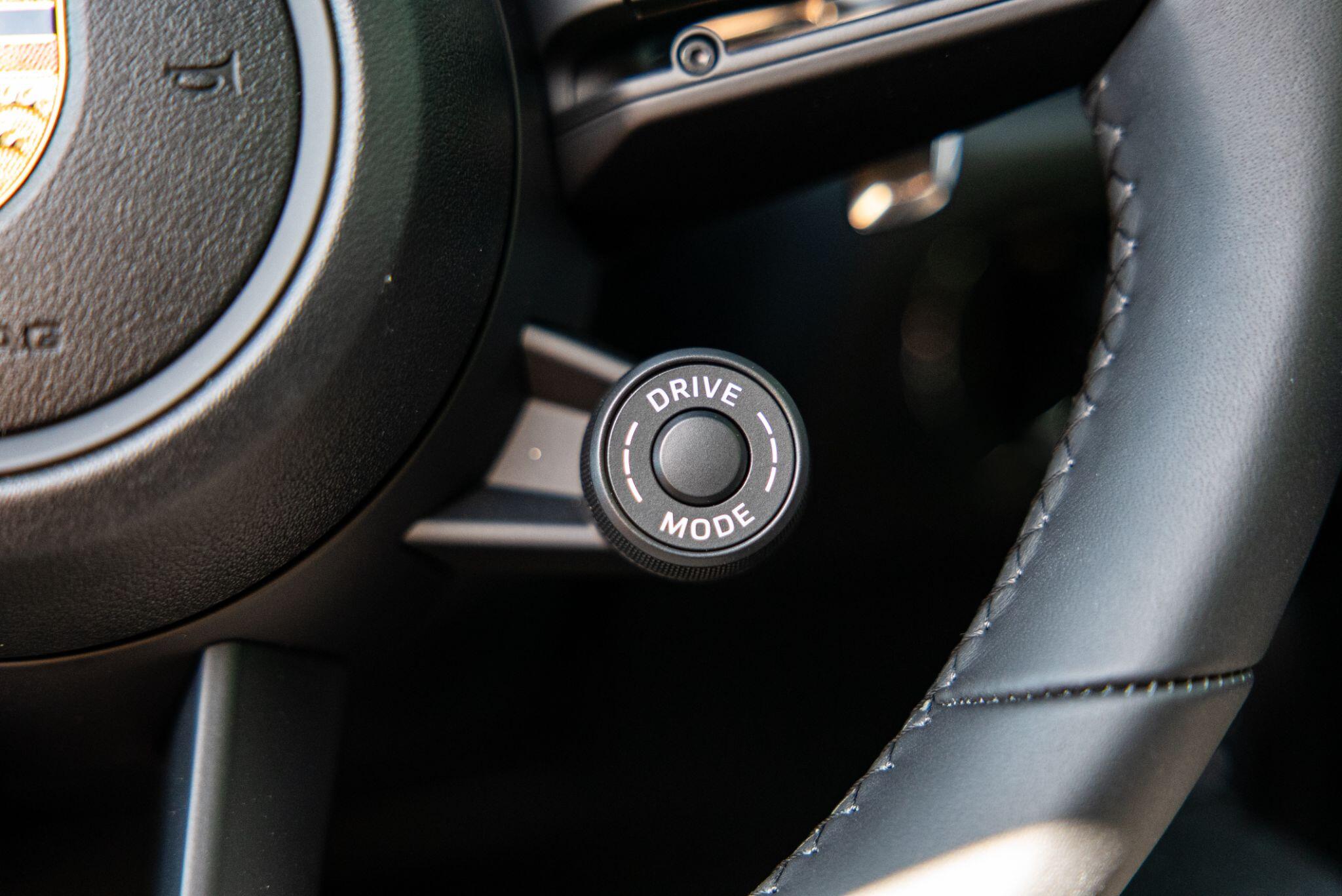 Porsche Macan view 85