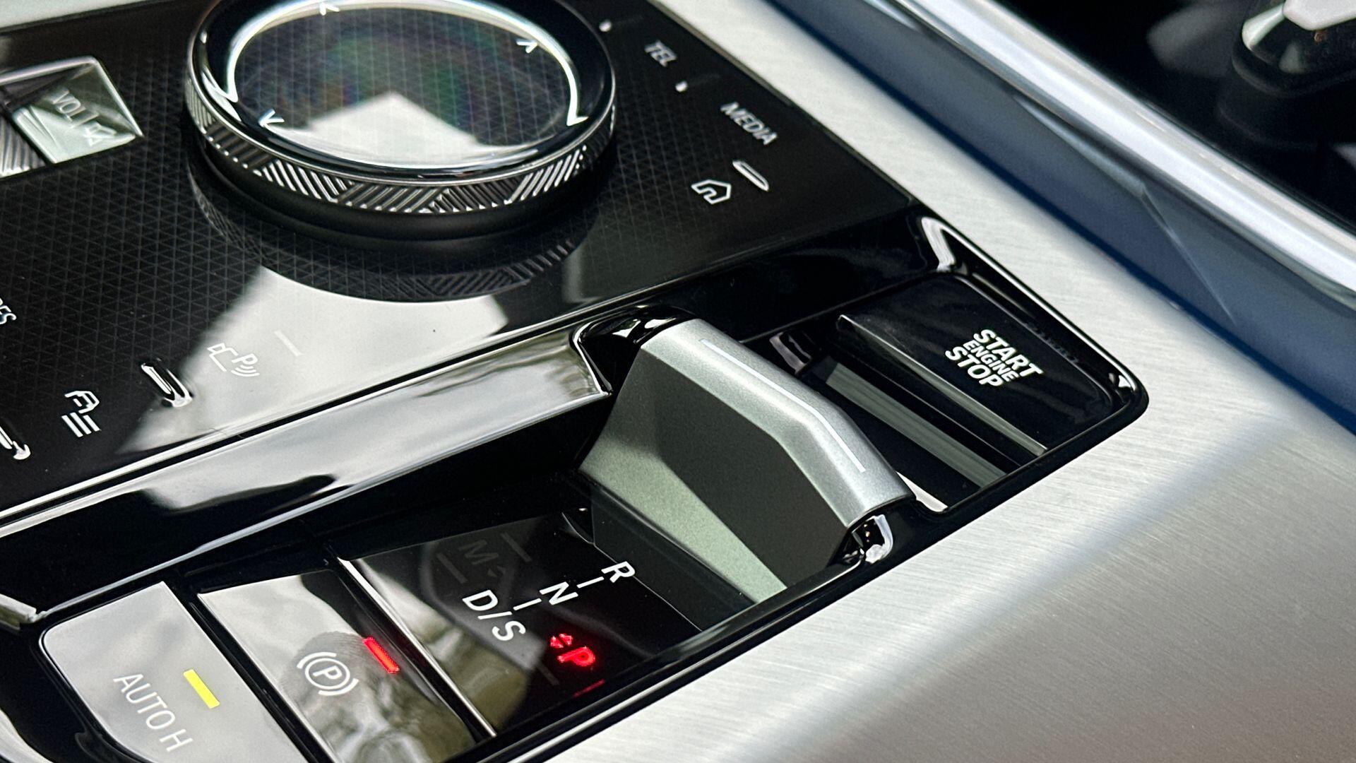 BMW X3 view 10