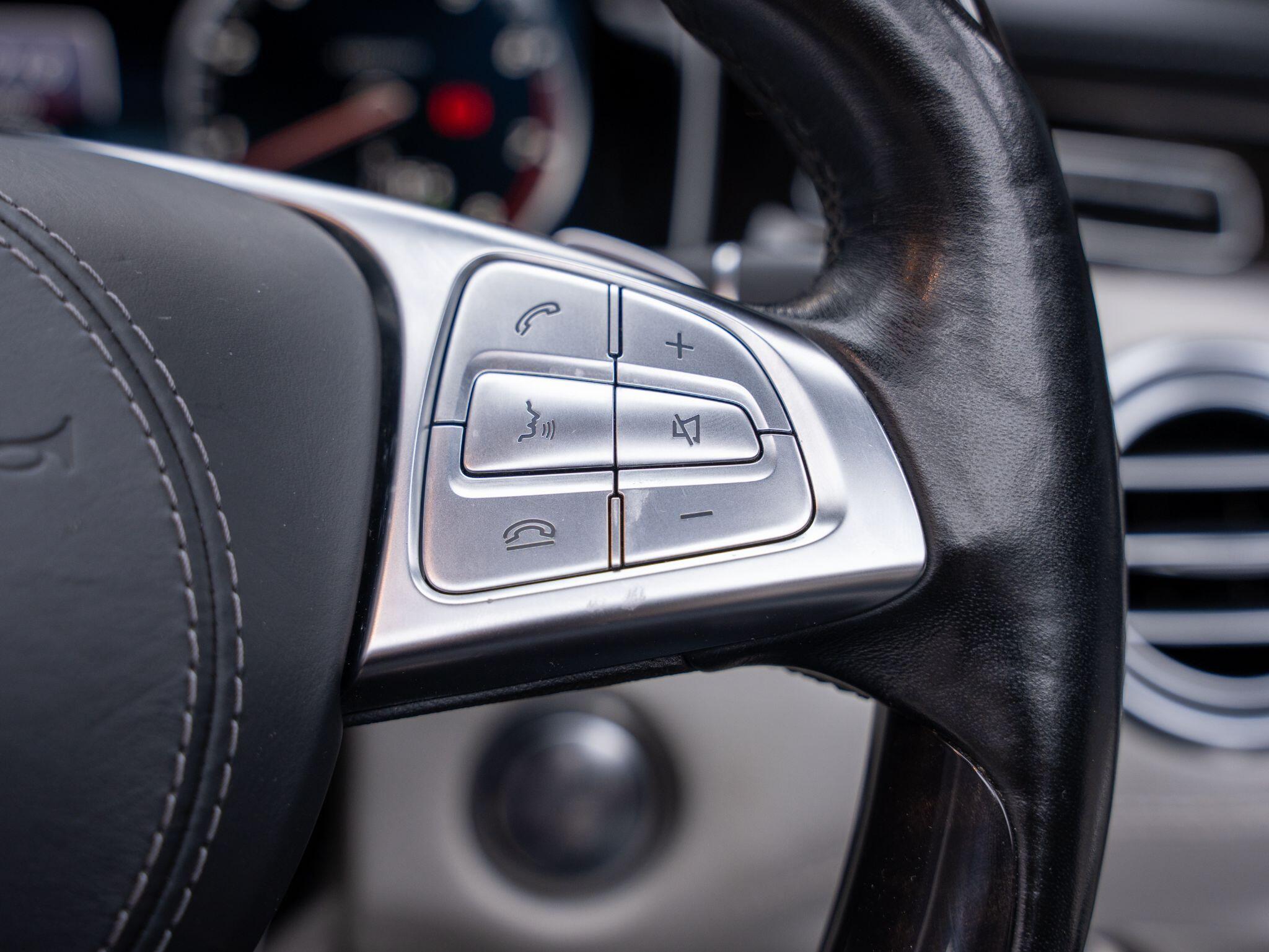 Mercedes-Benz S-Class view 34